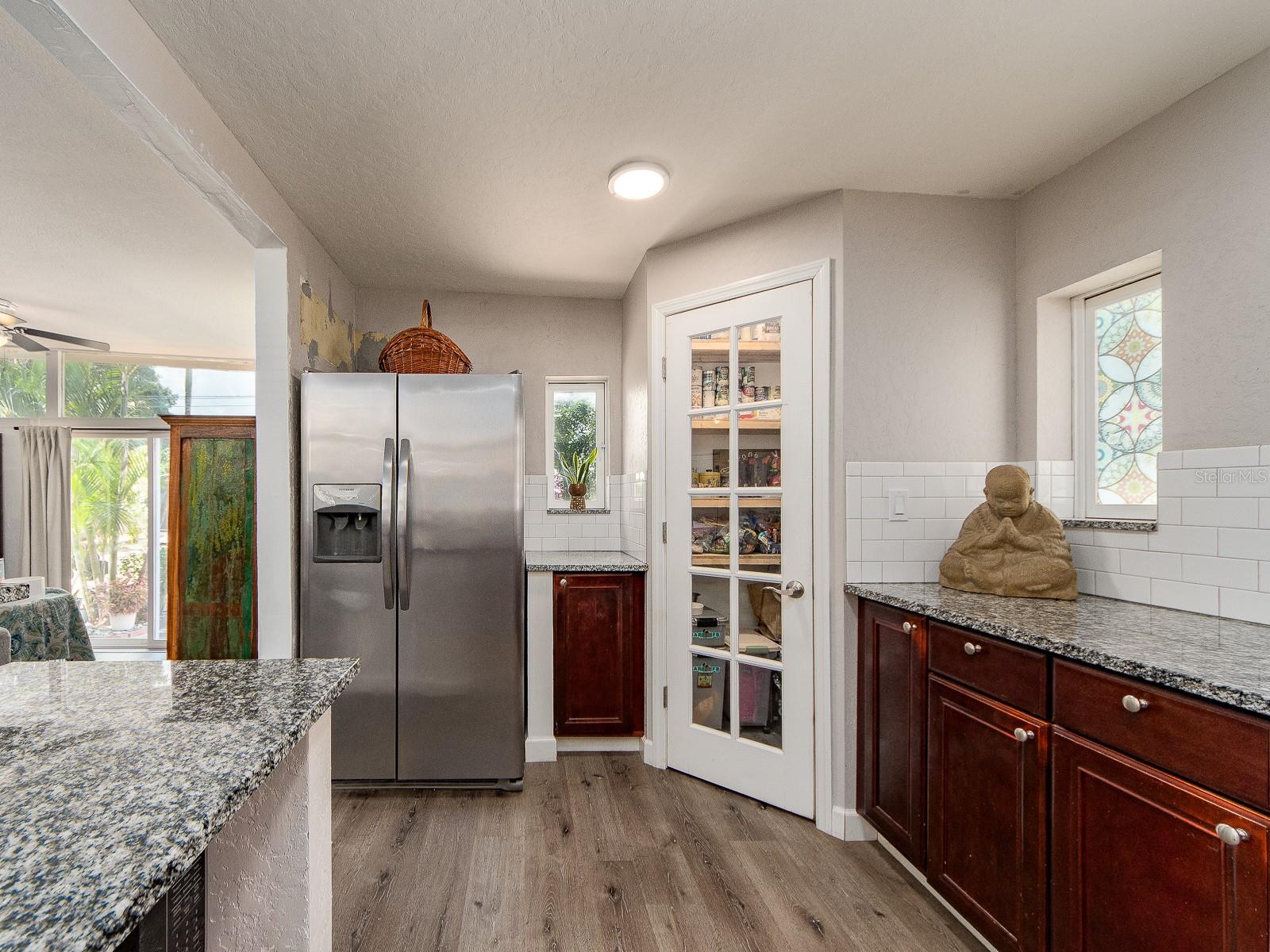 851 65TH AVE S, ST PETERSBURG, FL — photo 16