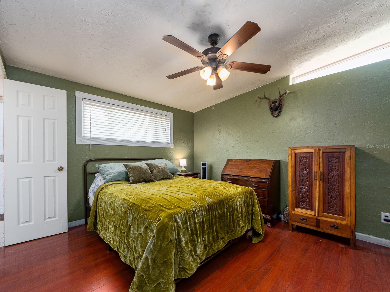 851 65TH AVE S, ST PETERSBURG, FL — photo 18