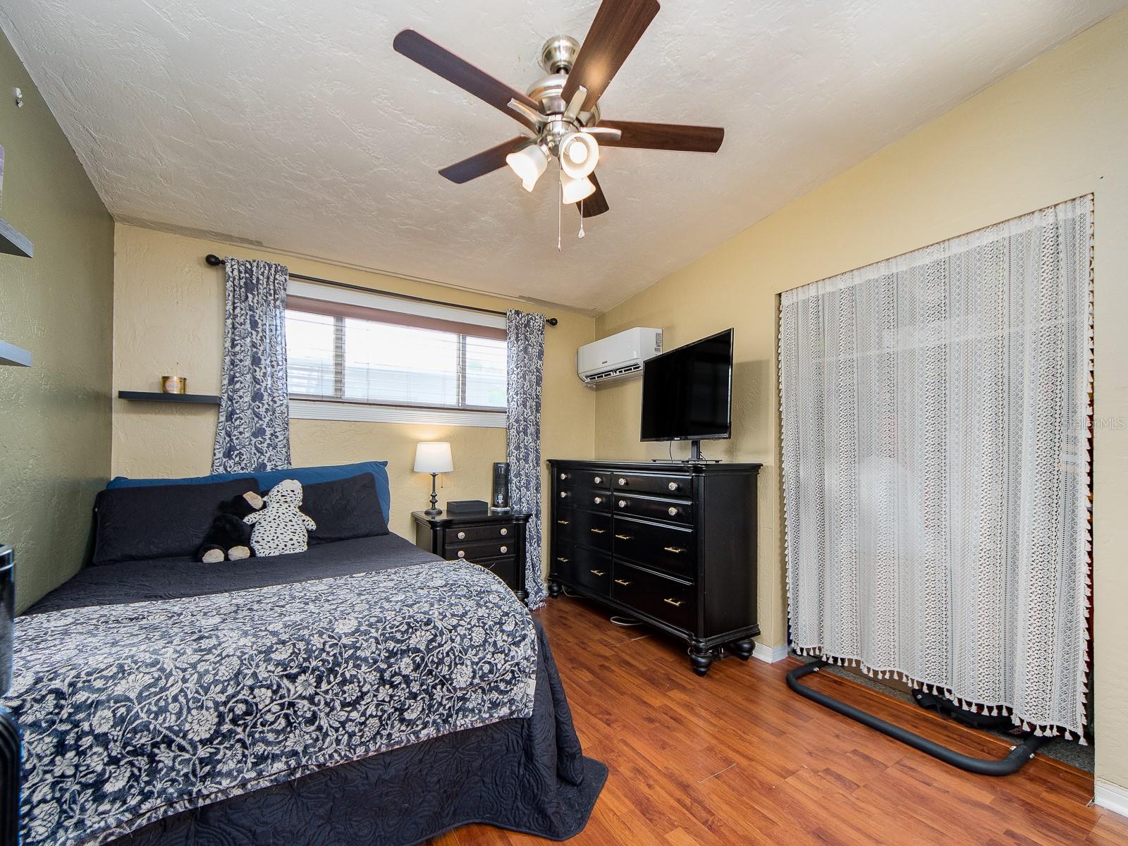 851 65TH AVE S, ST PETERSBURG, FL — photo 24