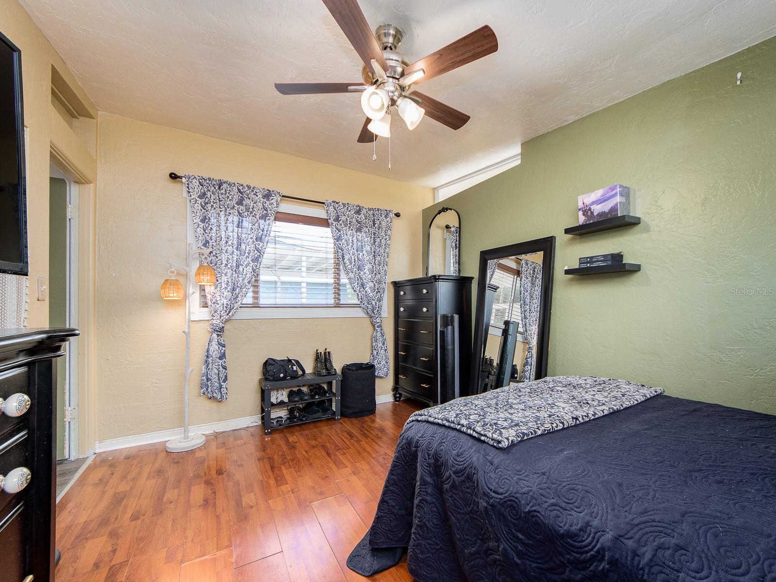 851 65TH AVE S, ST PETERSBURG, FL — photo 25