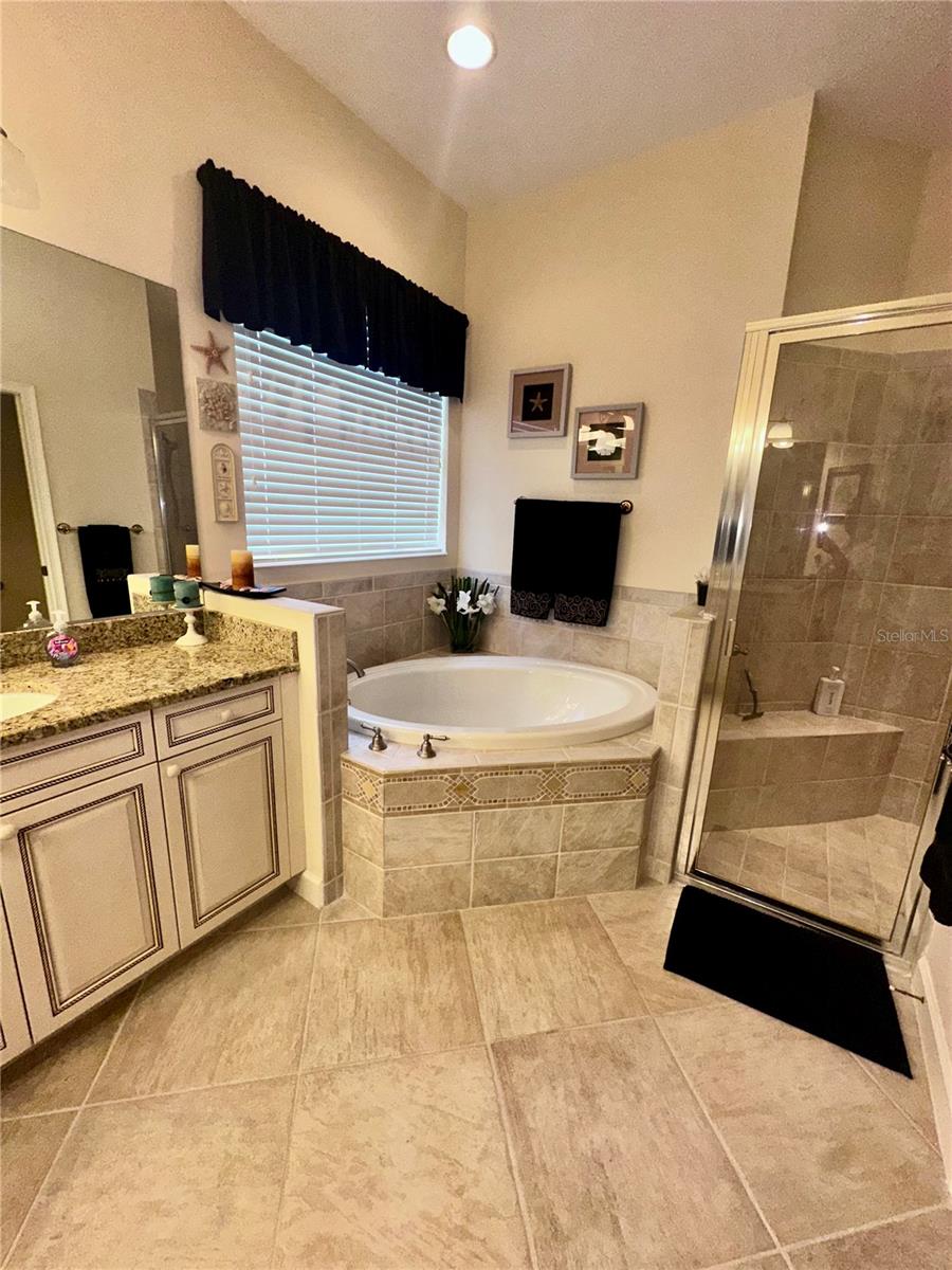 194 MONTELLUNA DR, NORTH VENICE, FL — photo 30
