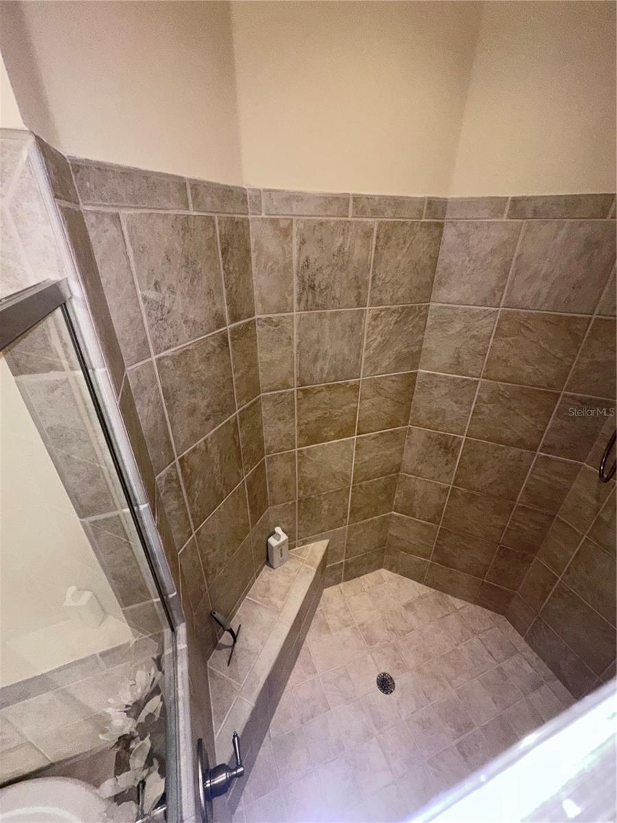 194 MONTELLUNA DR, NORTH VENICE, FL — photo 32