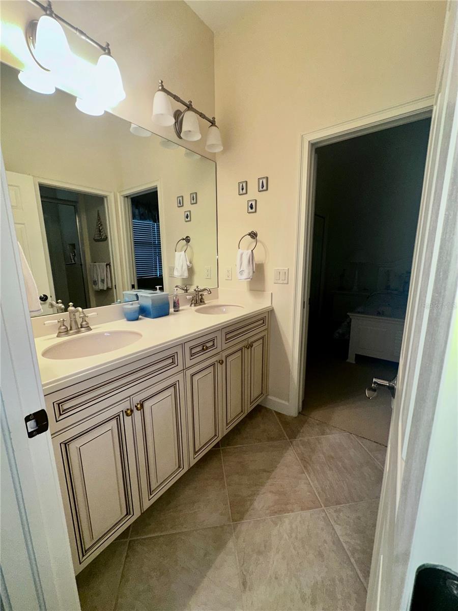 194 MONTELLUNA DR, NORTH VENICE, FL — photo 50