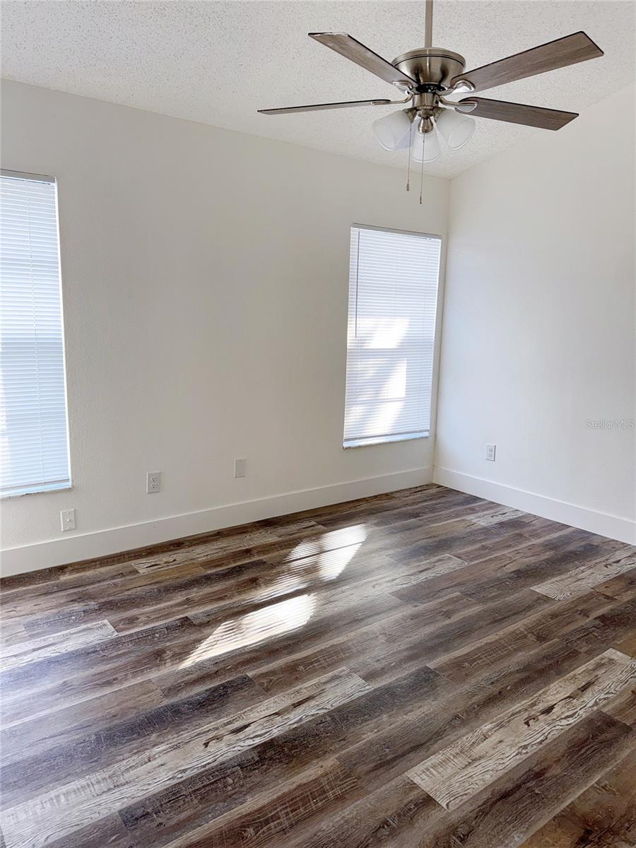 205 RED MAPLE DR, KISSIMMEE, FL — photo 2