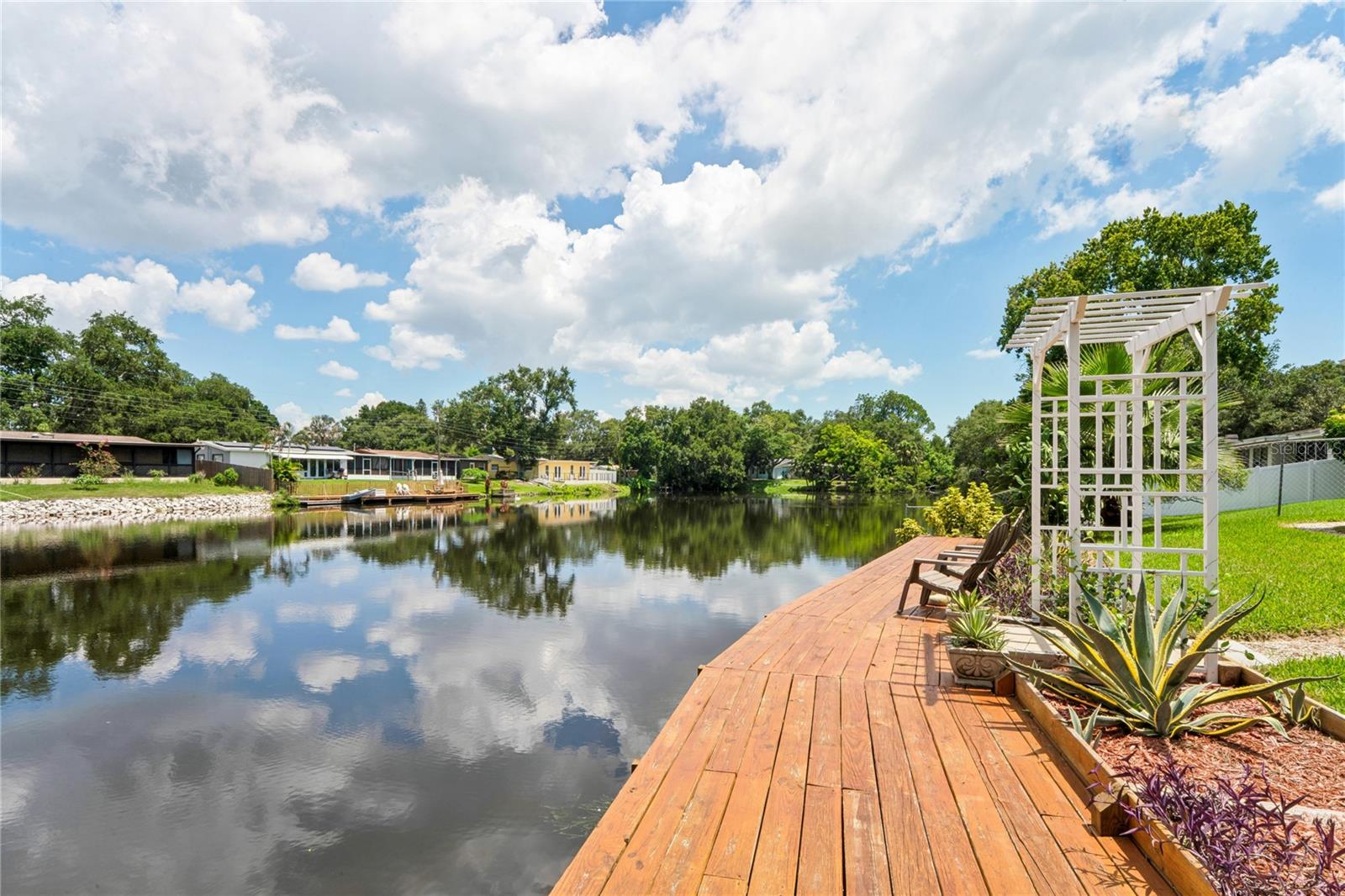 10681 SEMINOLE FOREST ST E, SEMINOLE, FL — photo 2