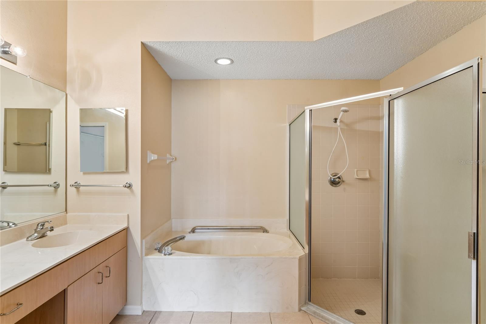 2208 WORTHINGTON GREENS DR #2208, SUN CITY CENTER, FL — photo 48