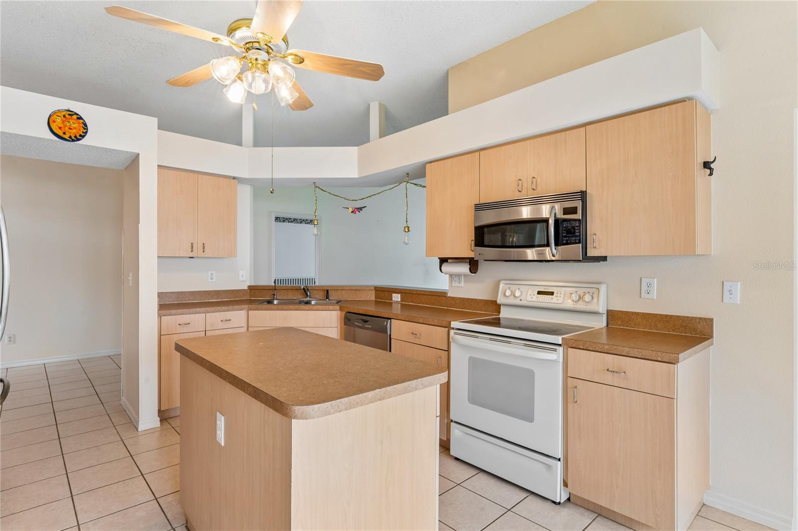 2208 WORTHINGTON GREENS DR #2208, SUN CITY CENTER, FL — photo 59