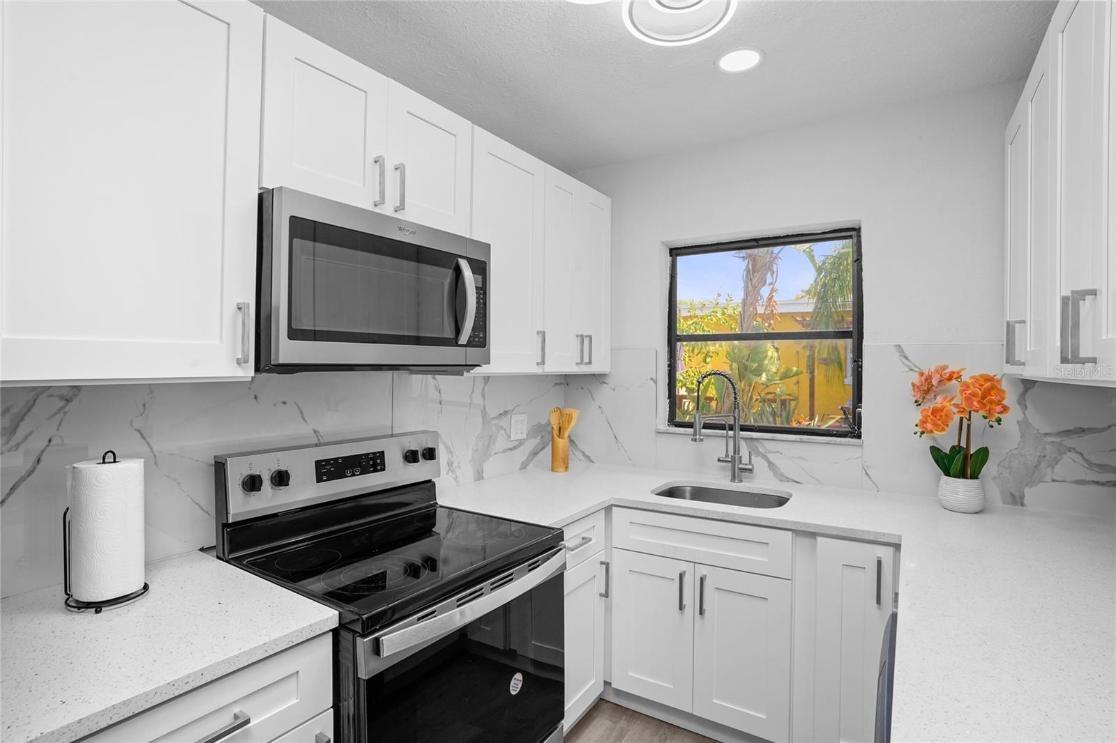 630 180TH AVE E, REDINGTON SHORES, FL — photo 3