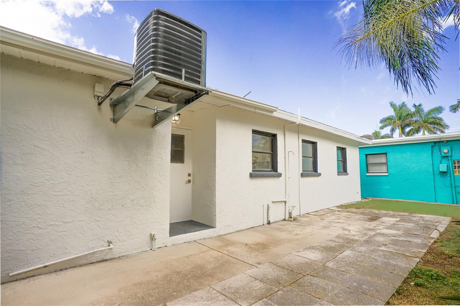630 180TH AVE E, REDINGTON SHORES, FL — photo 7