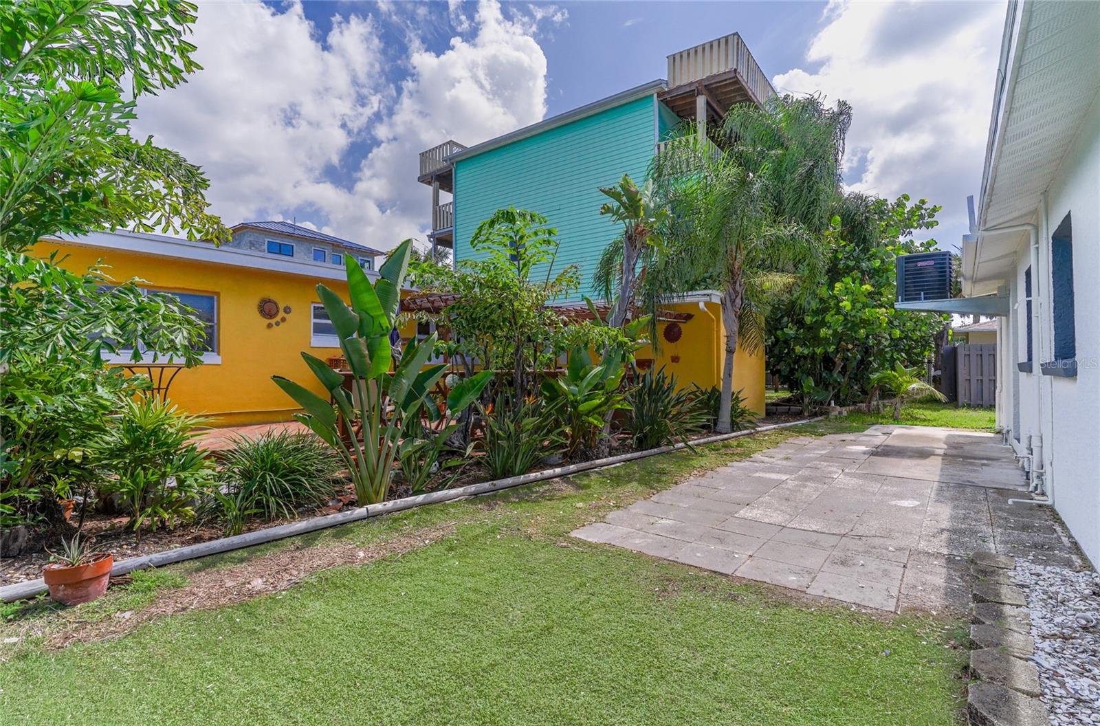 630 180TH AVE E, REDINGTON SHORES, FL — photo 9