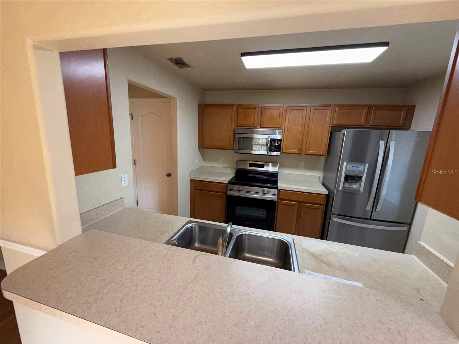 37603 DALIHA TER, ZEPHYRHILLS, FL — photo 12