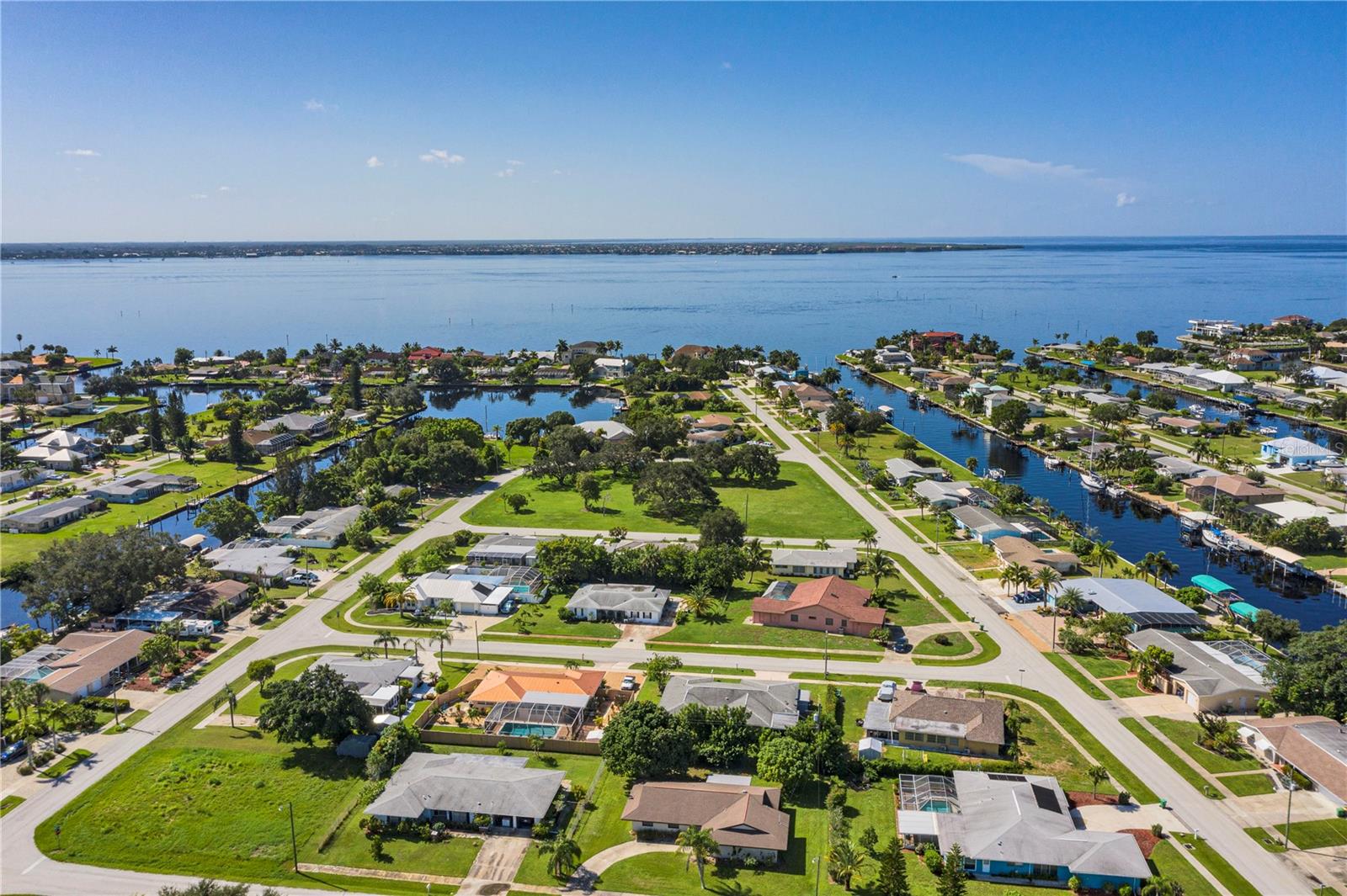 326 WHERLEY AVE SE, PORT CHARLOTTE, FL — photo 4