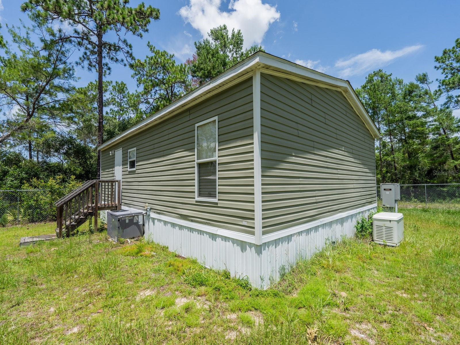 14668 NE 204TH PL, FORT MC COY, FL — photo 28