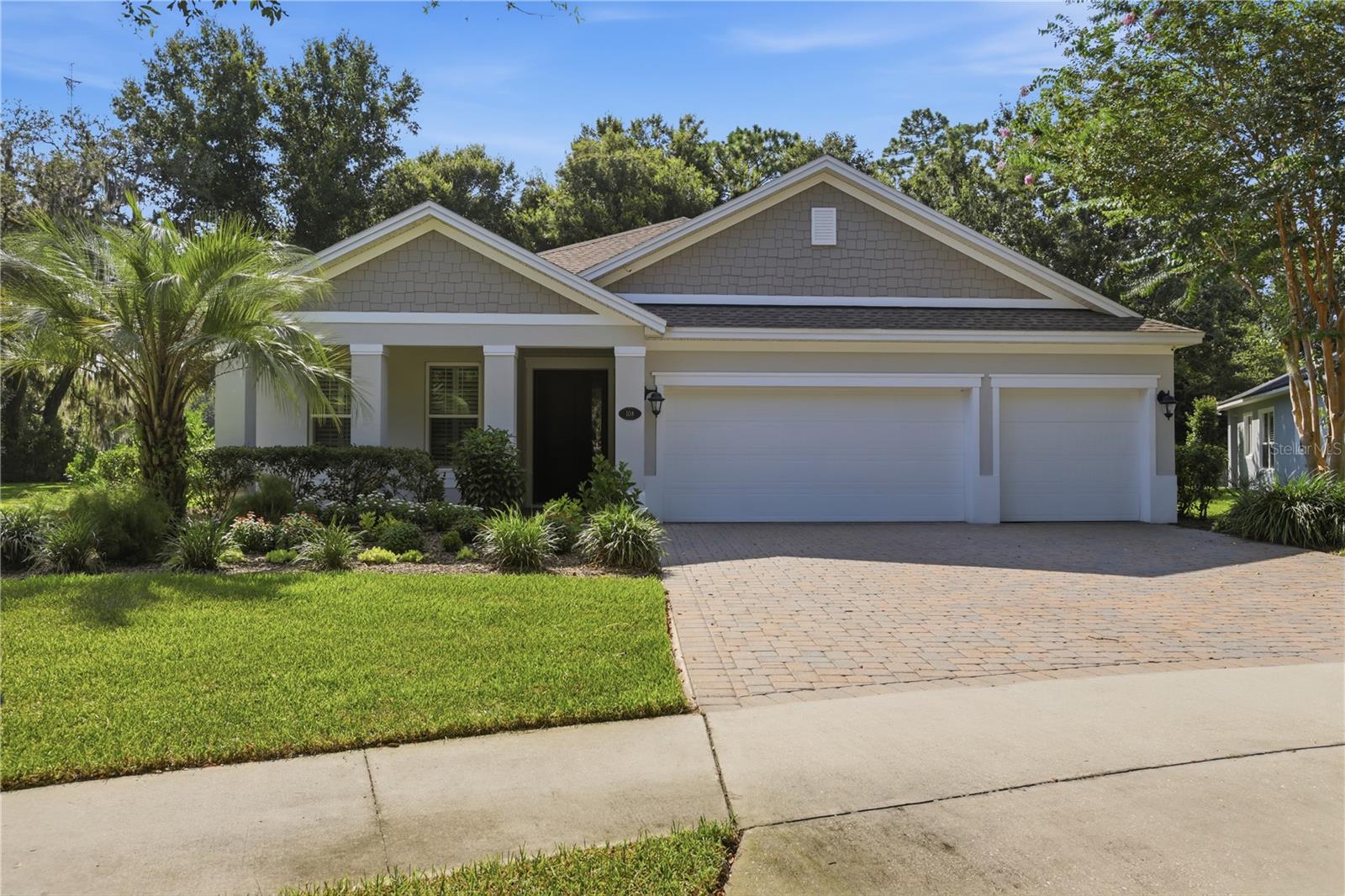 108 SUFFOLK CT., DELAND, FL