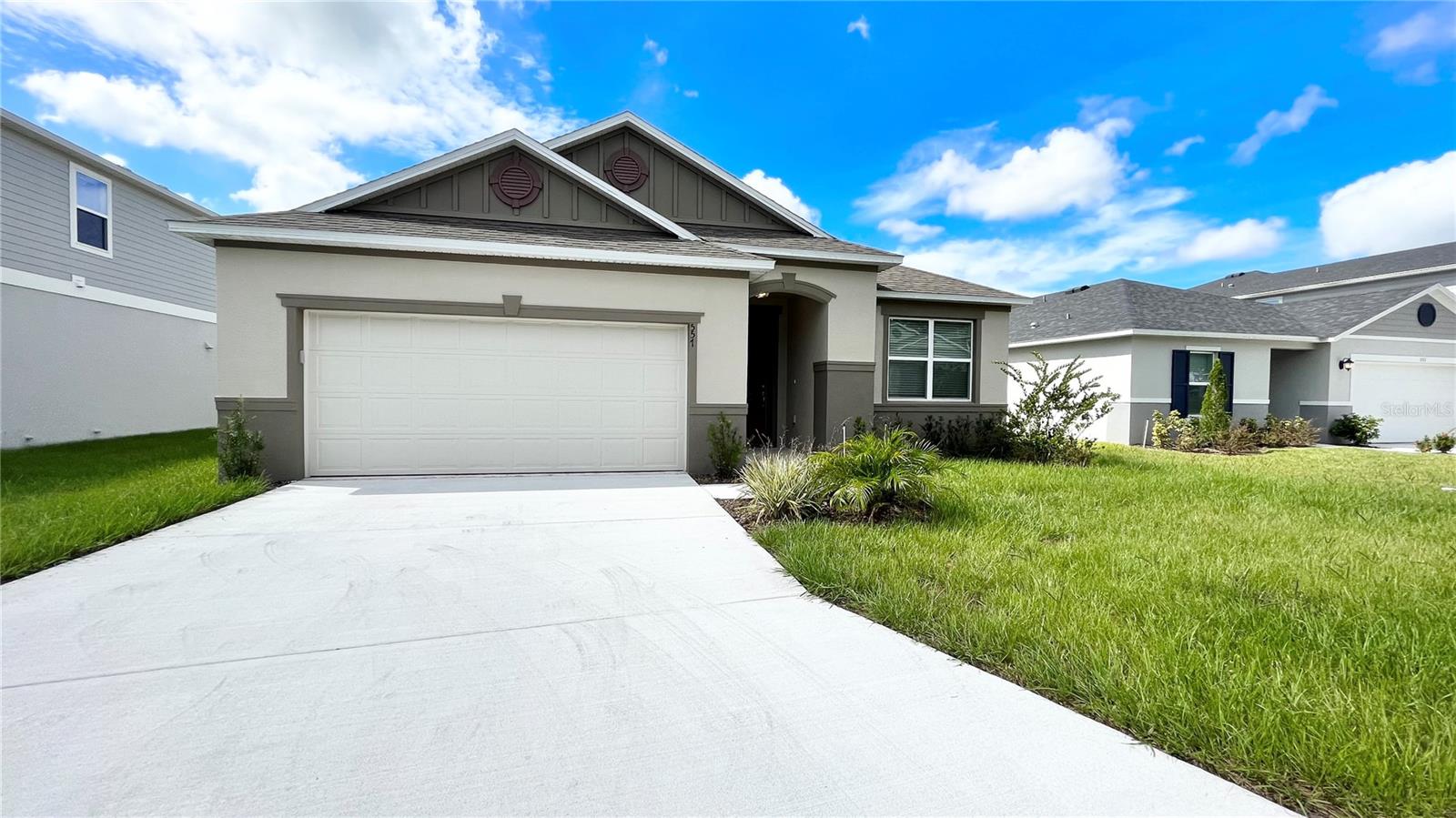 557 SCOTT LAKE CREEK LN, LAKELAND, FL — photo 2