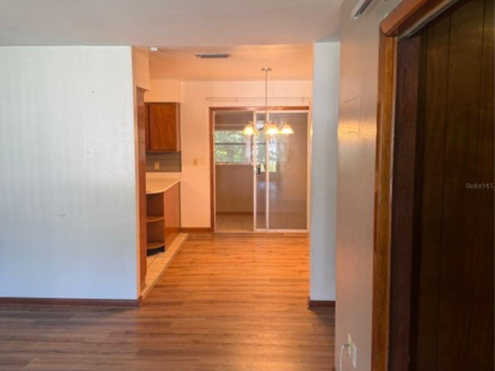 14812 N IRIS AVE, TAMPA, FL — photo 6