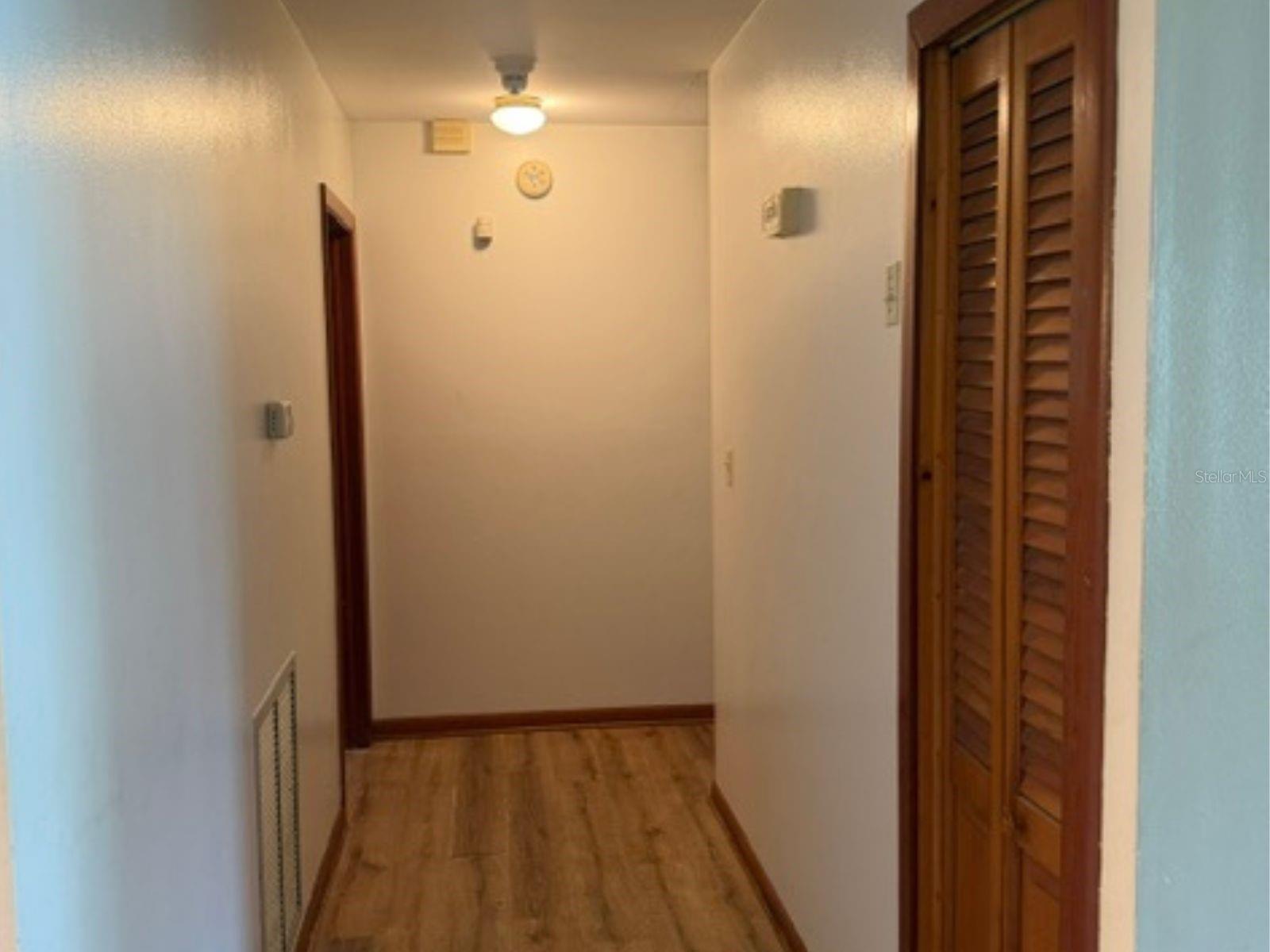 14812 N IRIS AVE, TAMPA, FL — photo 10