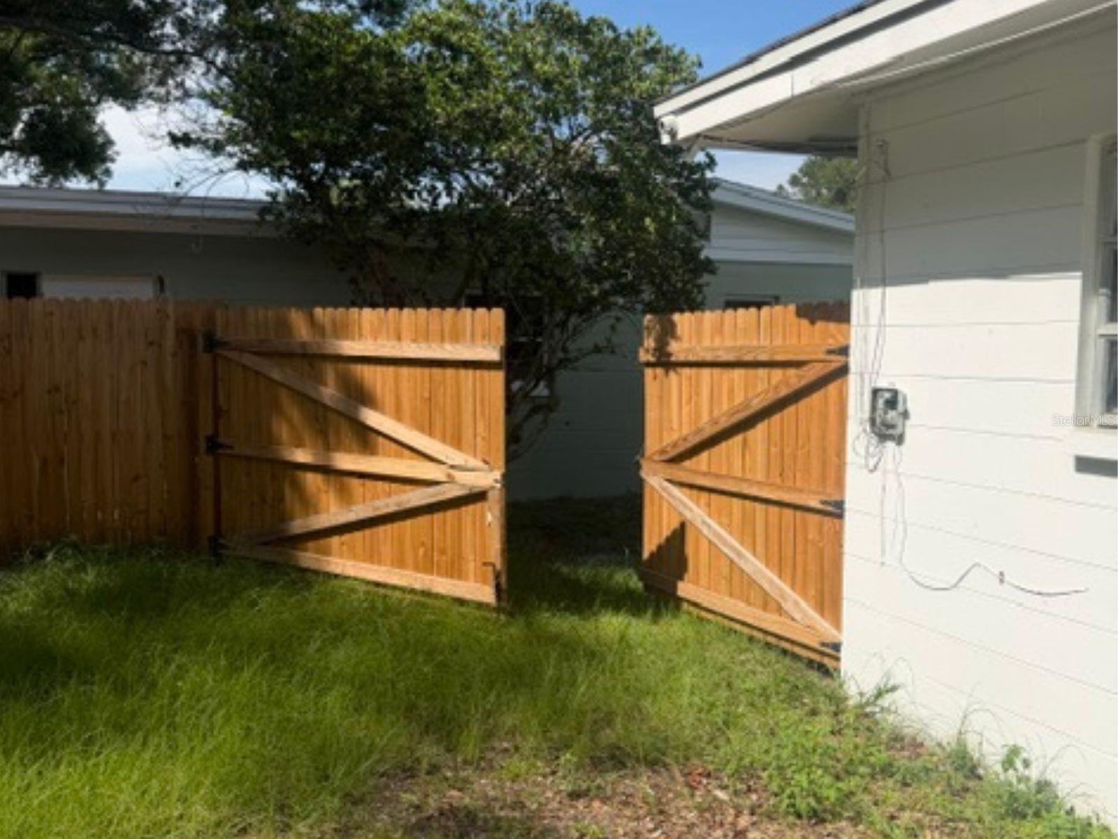 14812 N IRIS AVE, TAMPA, FL — photo 14