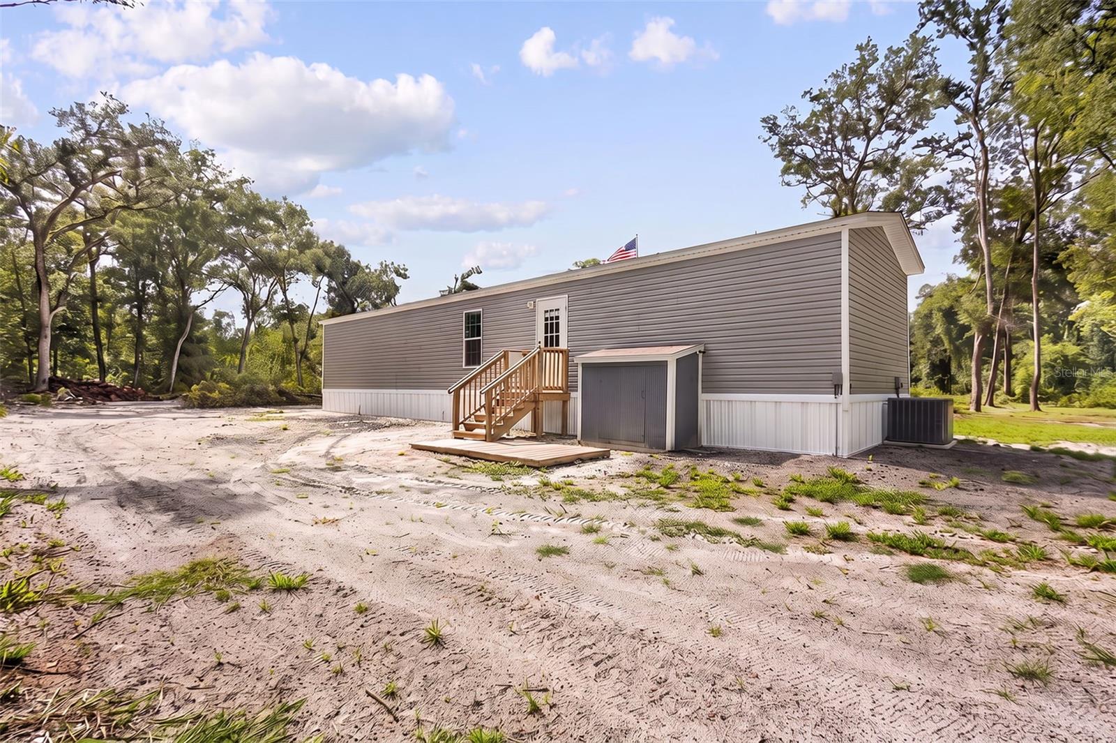 311 NE 316TH AVE, OLD TOWN, FL — photo 22