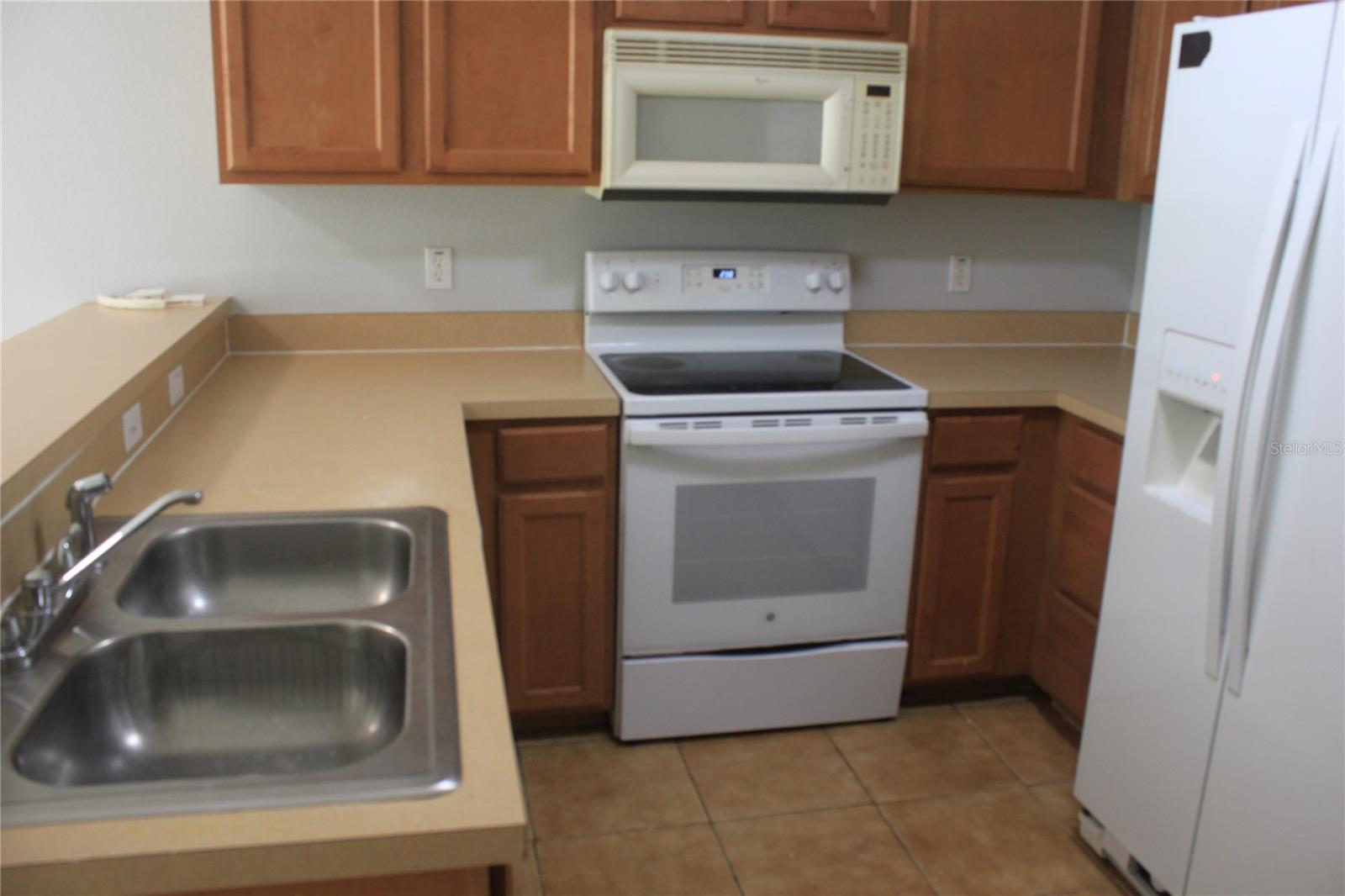 669 CRESTING OAK CIR #30, ORLANDO, FL — photo 2