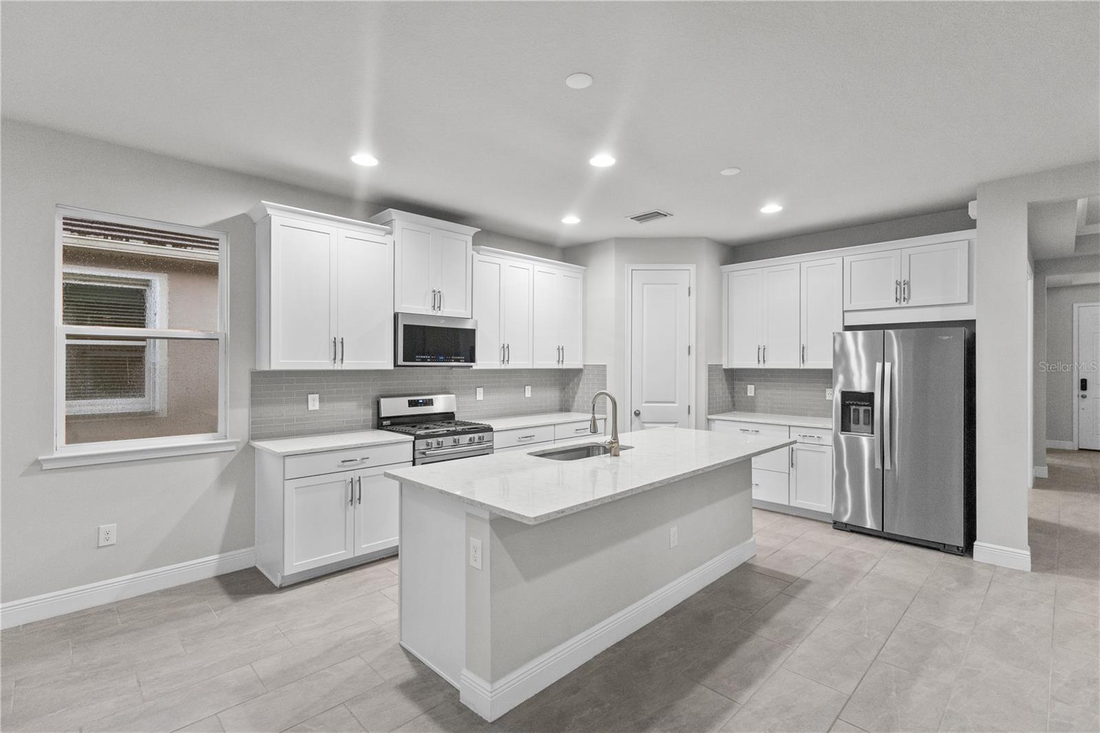 8712 BAY MEADOW DR, SARASOTA, FL — photo 3