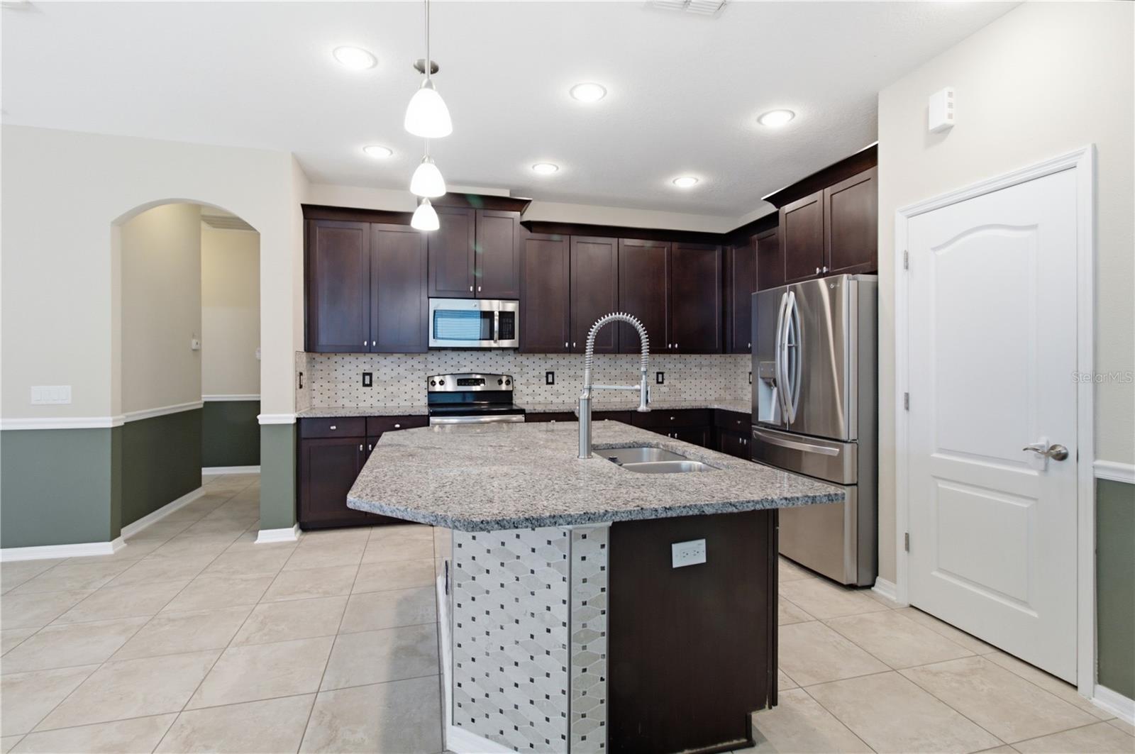 4738 WOODS LANDING LN, TAMPA, FL — photo 23