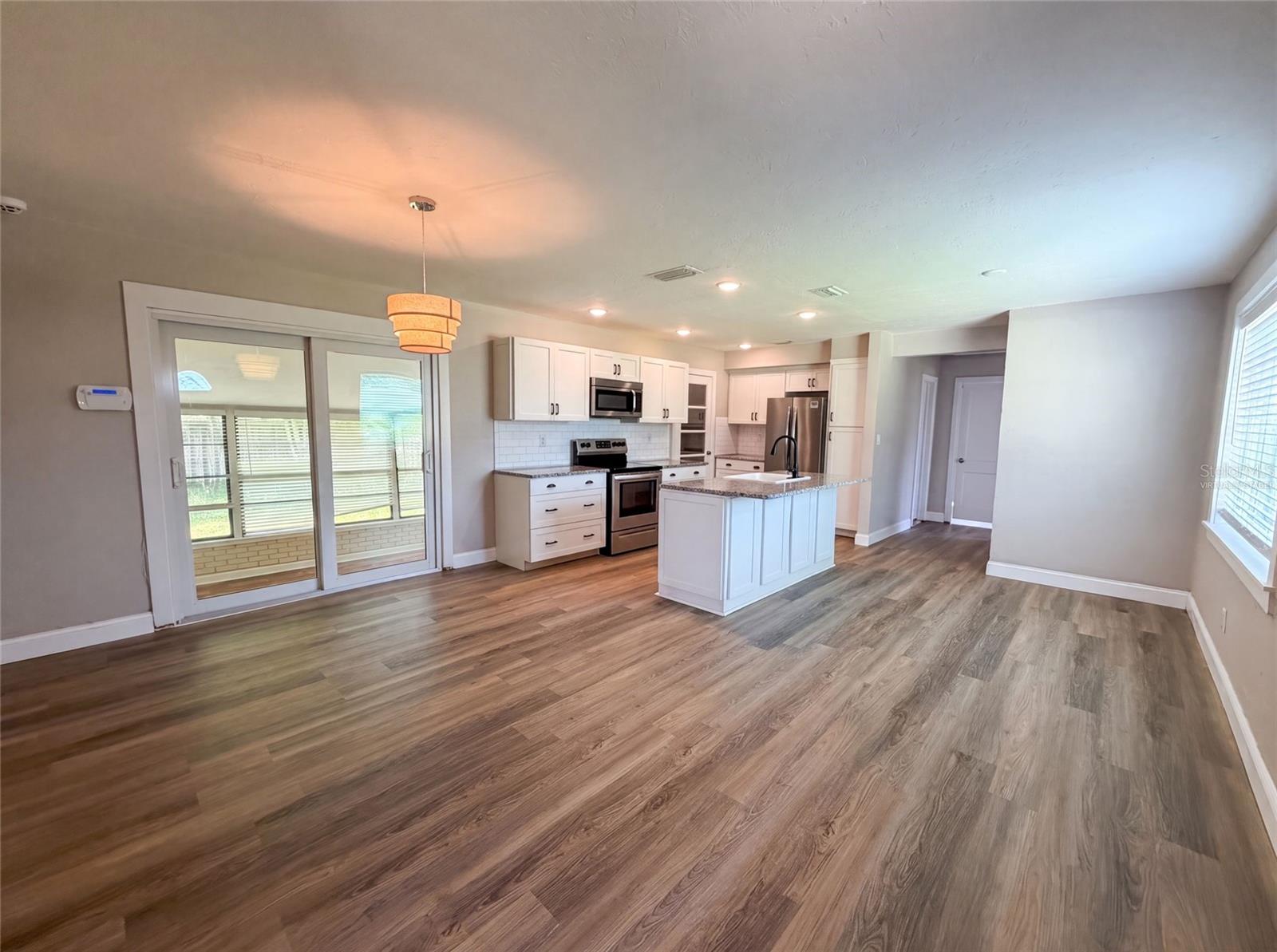 1521 W RIVER SHORE WAY, TAMPA, FL — photo 3