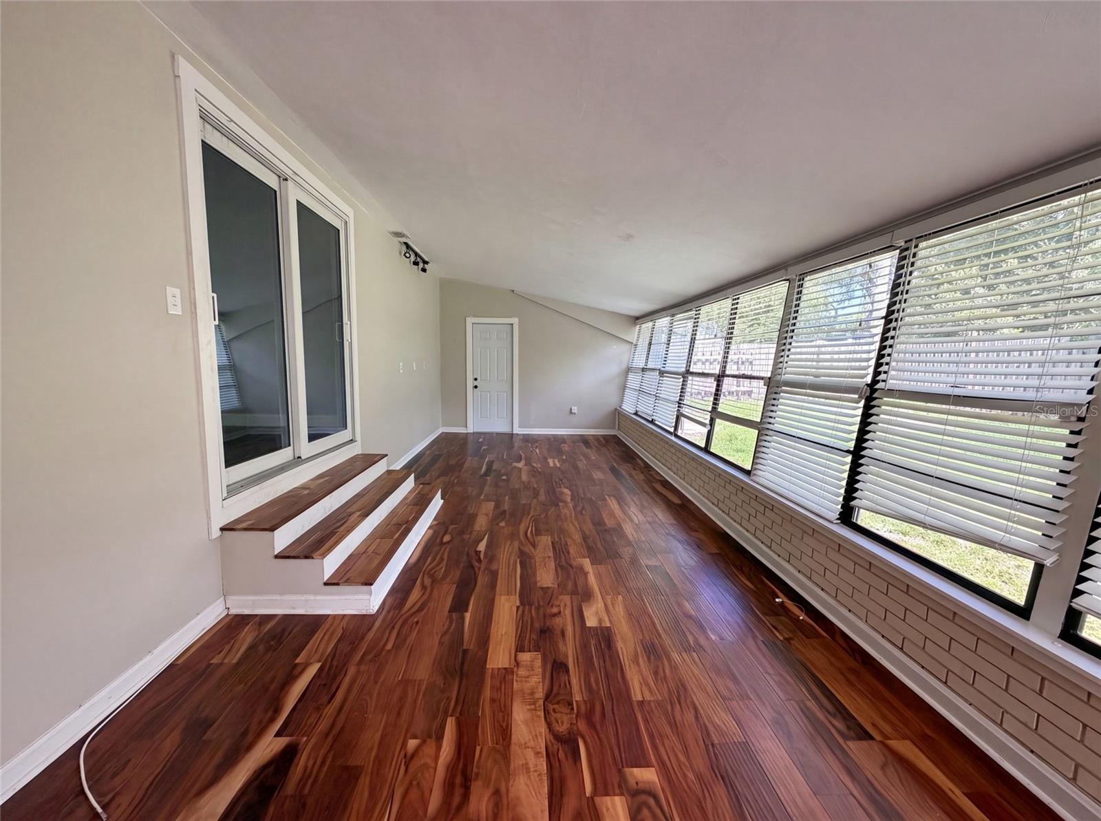 1521 W RIVER SHORE WAY, TAMPA, FL — photo 13