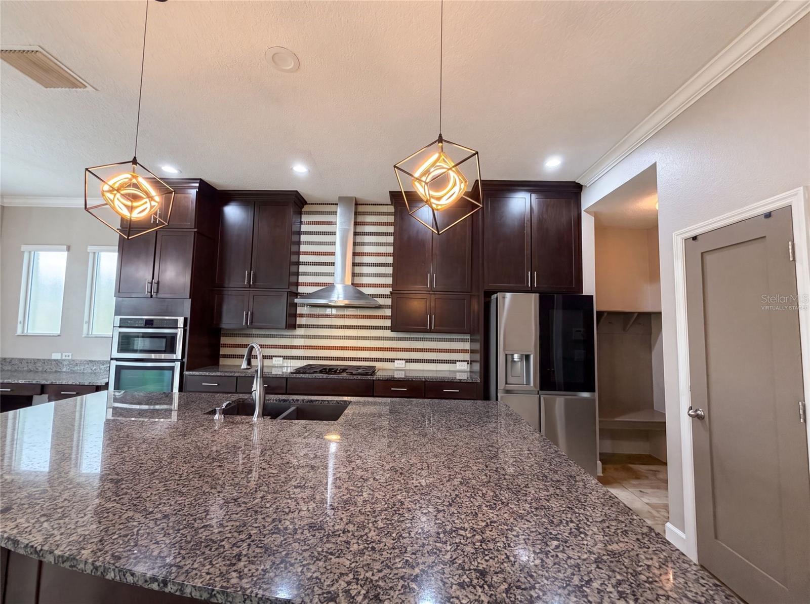 7304 MILESTONE DR, APOLLO BEACH, FL — photo 2