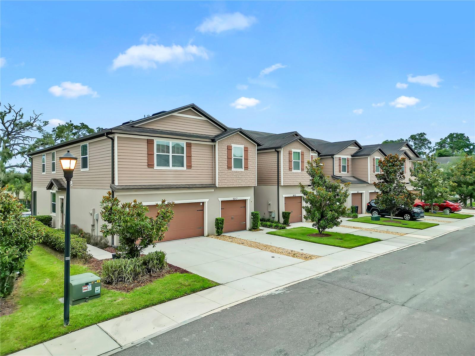 5019 BLUE LATAN LN, TAMPA, FL — photo 2