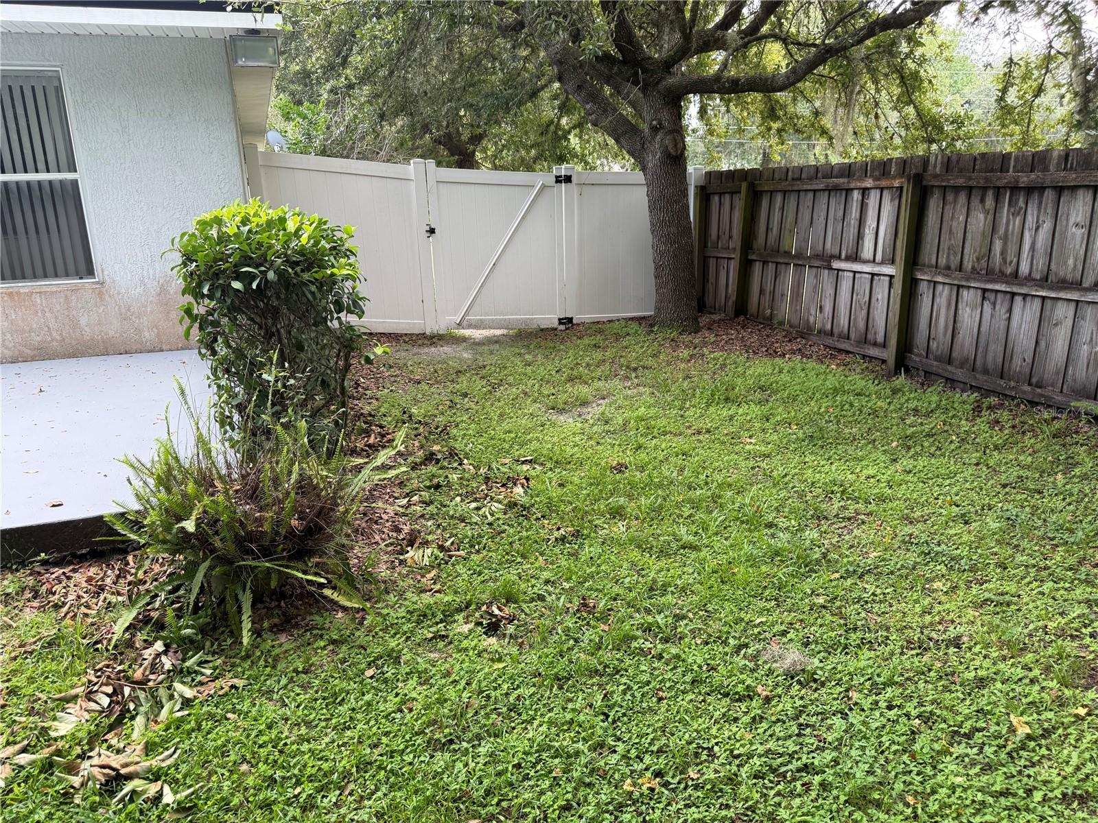 252 DIRKSEN DR, DEBARY, FL — photo 2