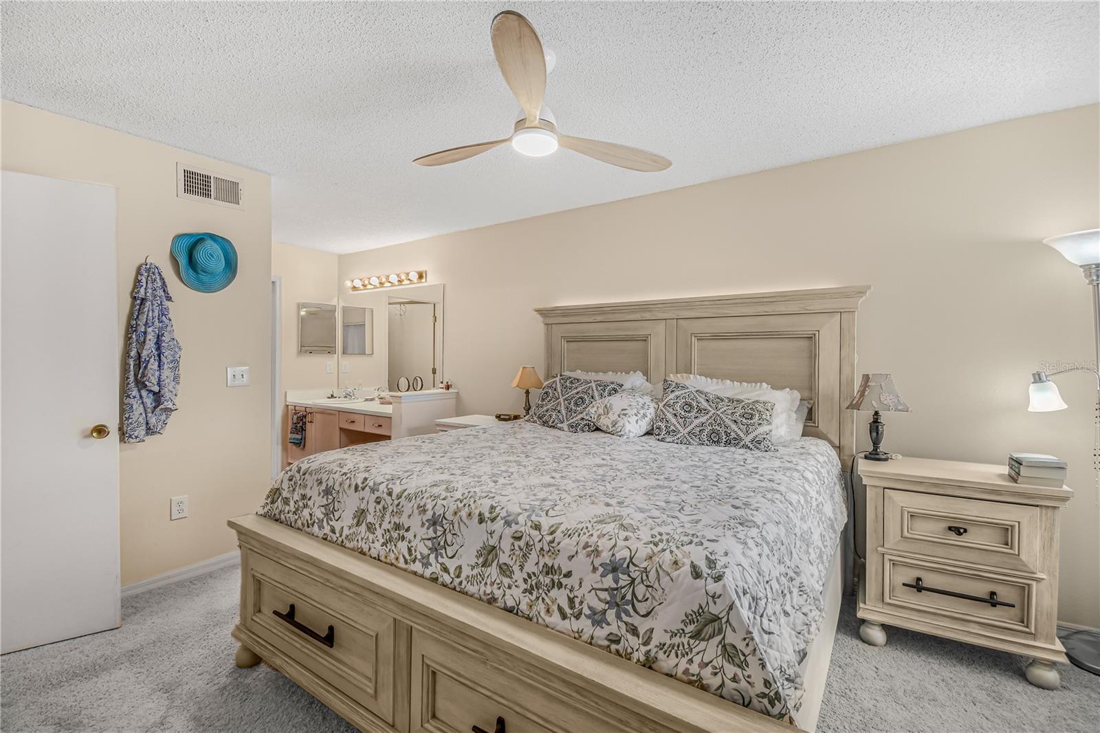 2586 PINE COVE LN, CLEARWATER, FL — photo 16