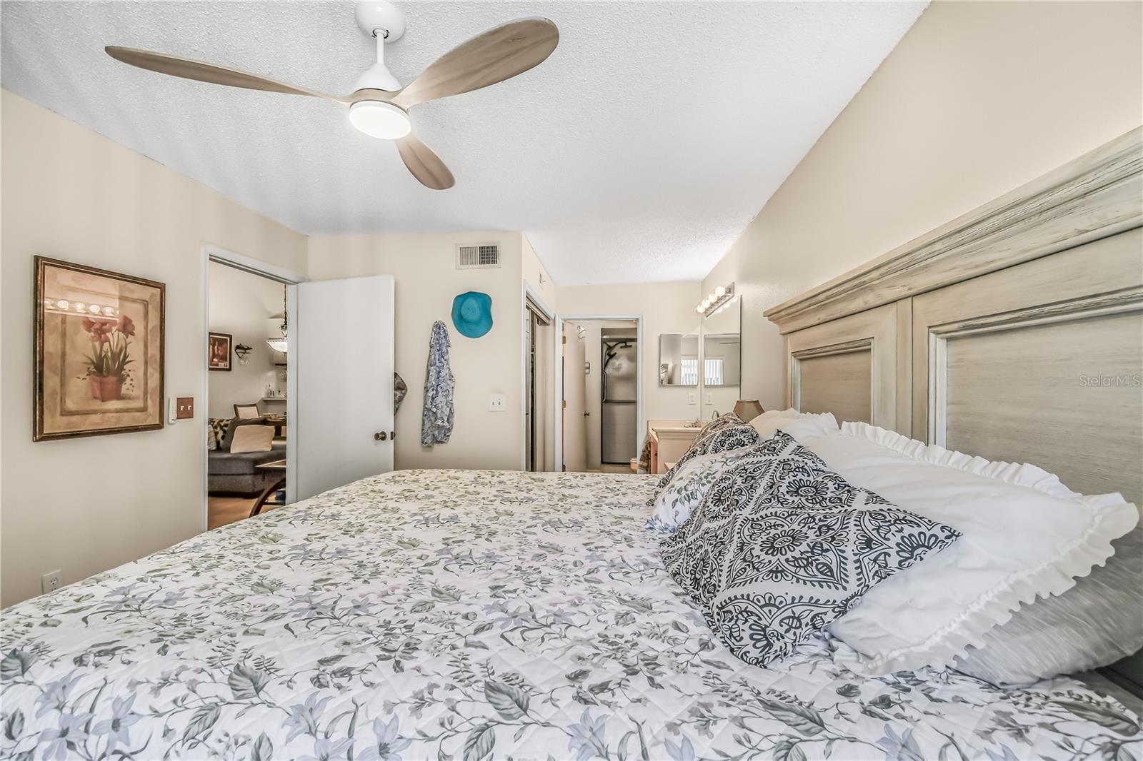 2586 PINE COVE LN, CLEARWATER, FL — photo 17