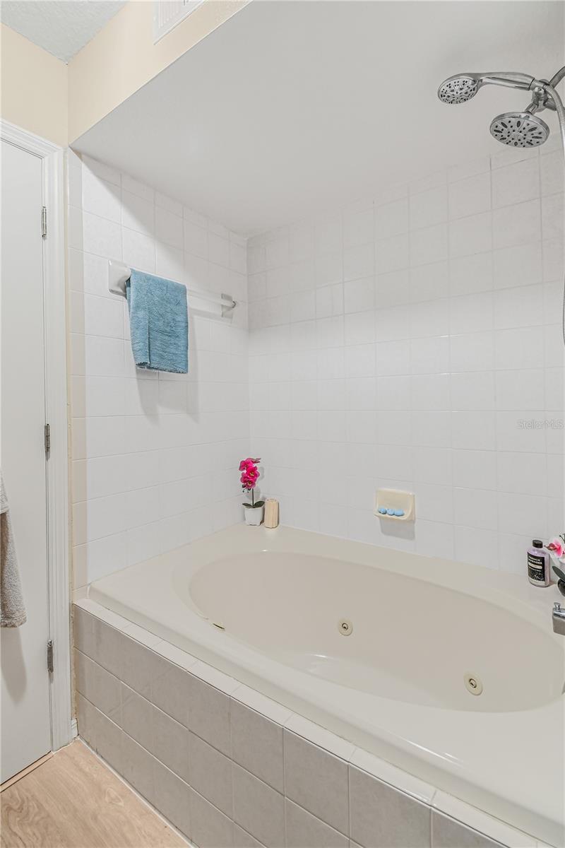 2586 PINE COVE LN, CLEARWATER, FL — photo 21