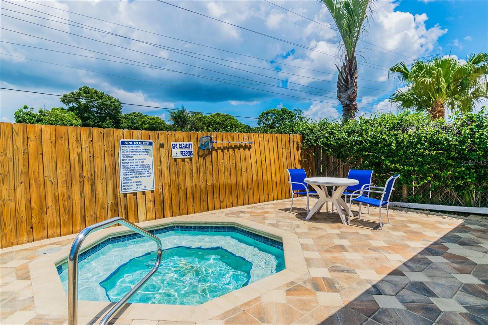 2586 PINE COVE LN, CLEARWATER, FL — photo 40