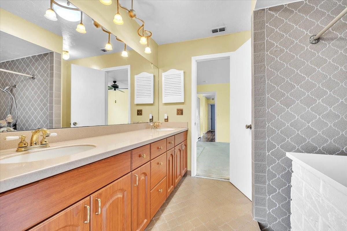 5012 PALM AIRE DR, SARASOTA, FL — photo 23
