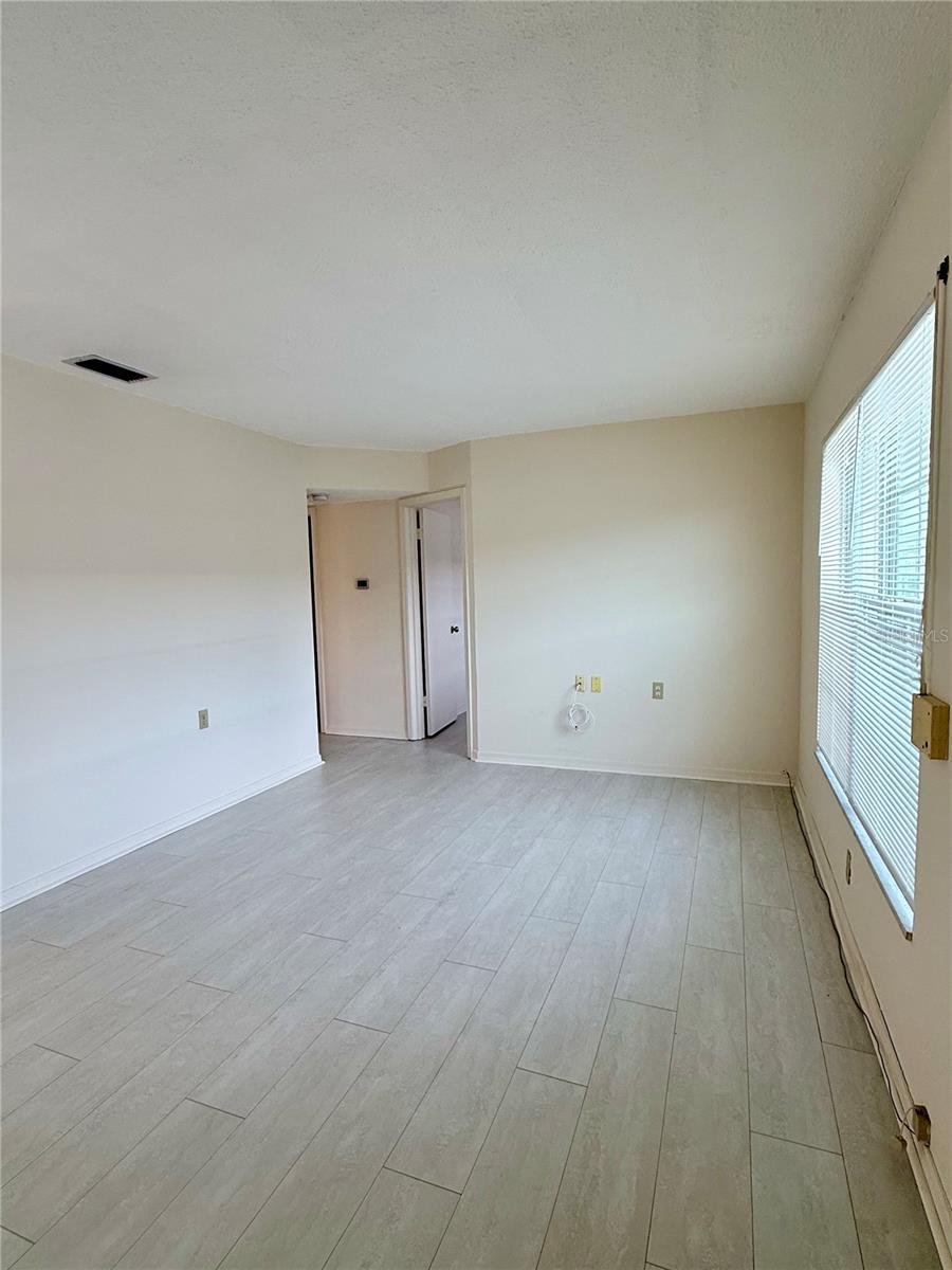 7847 39TH TER N, ST PETERSBURG, FL — photo 4