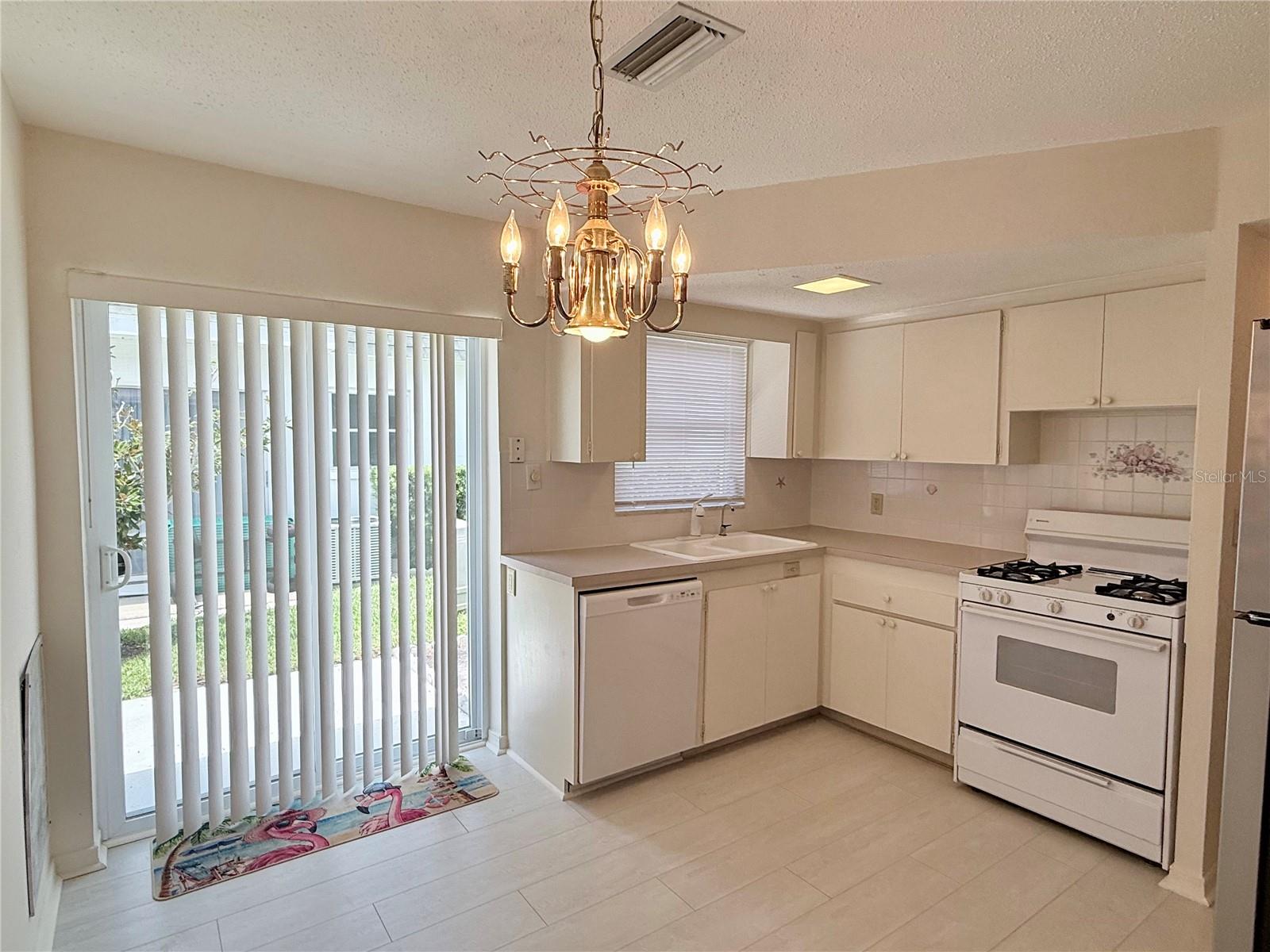 7847 39TH TER N, ST PETERSBURG, FL — photo 6