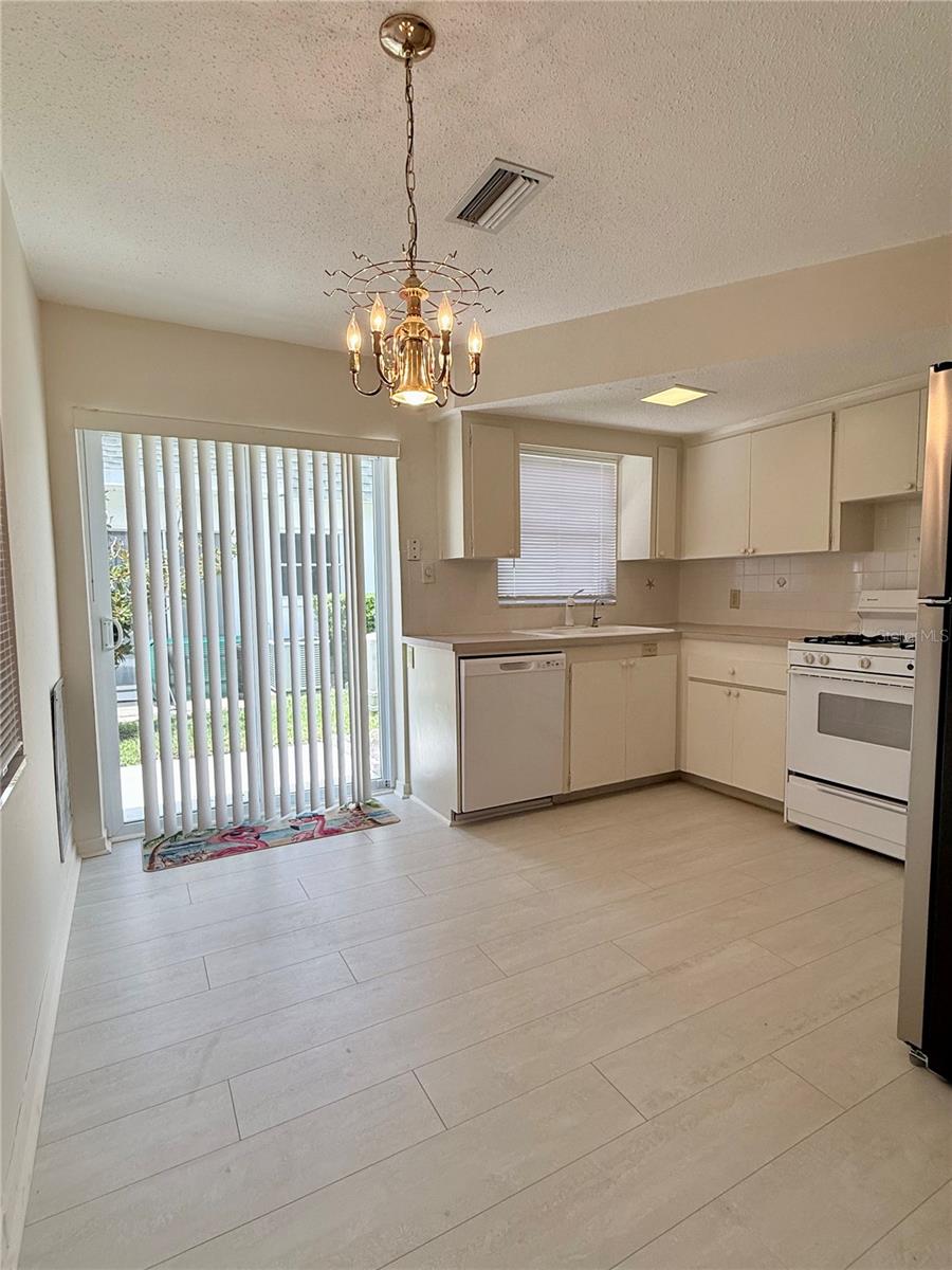 7847 39TH TER N, ST PETERSBURG, FL — photo 5