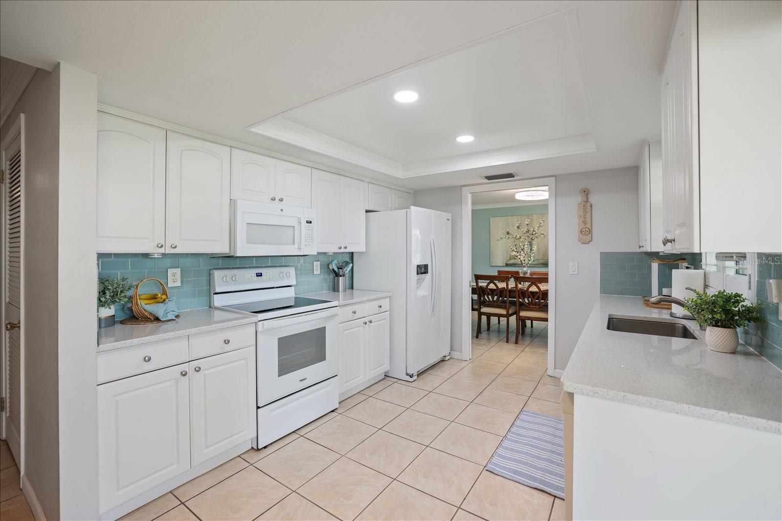 1330 CAMBRIDGE DR, VENICE, FL — photo 13