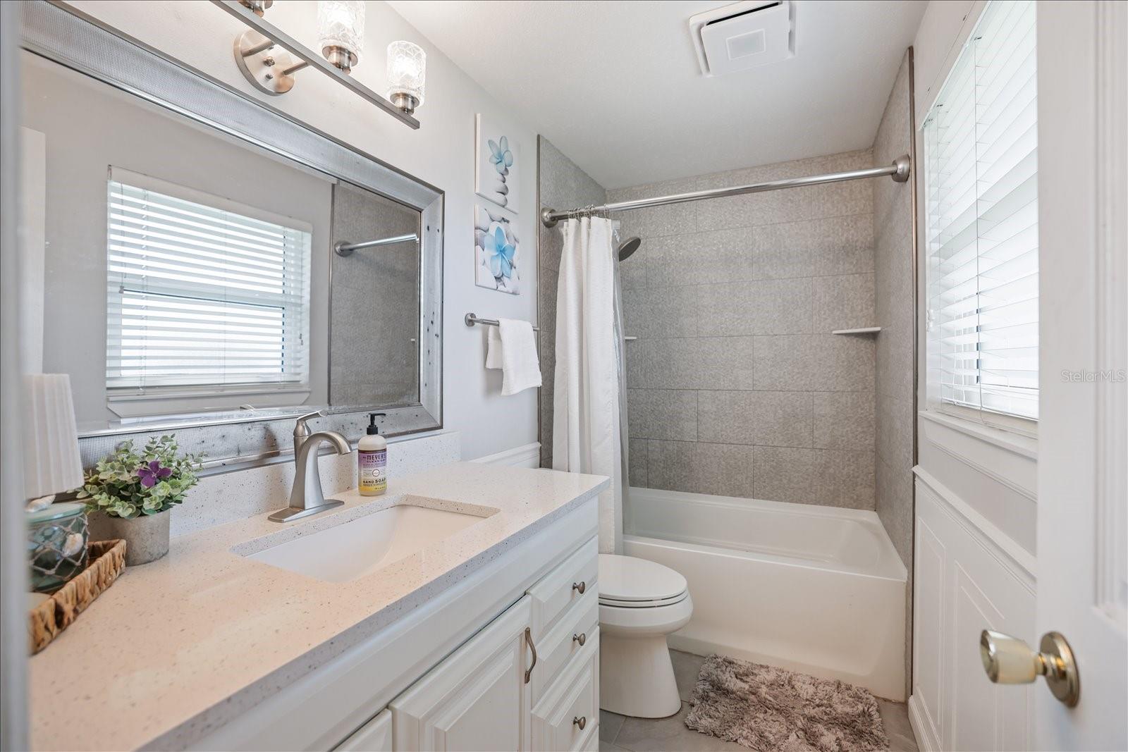 1330 CAMBRIDGE DR, VENICE, FL — photo 20
