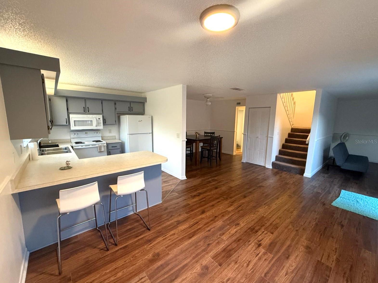 1406 PARK SHORE CIR #3, FORT MYERS, FL — photo 2
