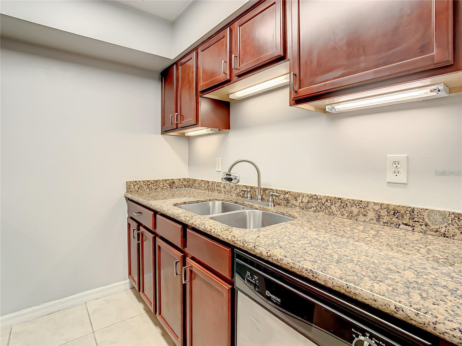406 S CEDAR AVE #107, TAMPA, FL — photo 11
