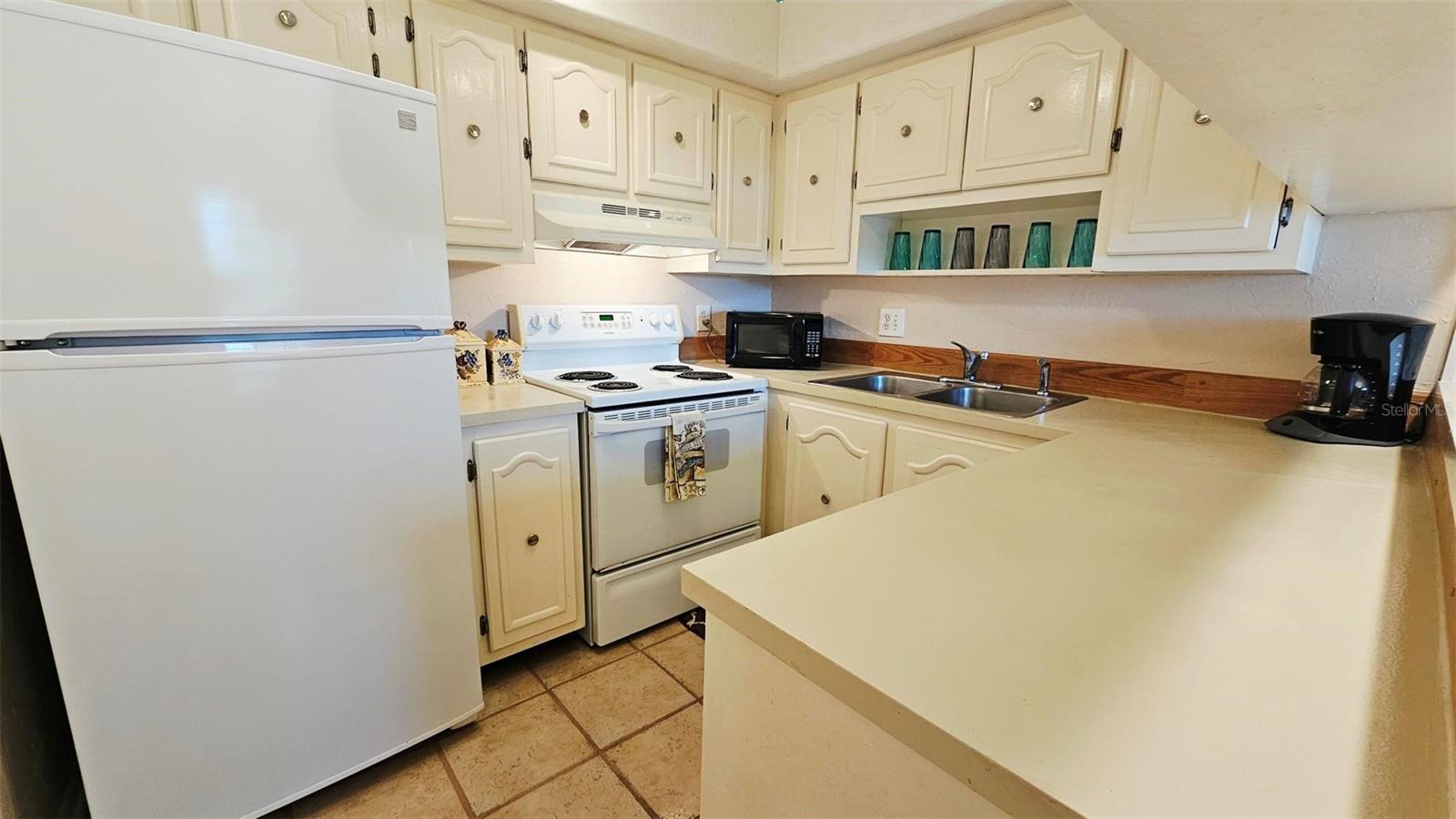 3586 CAPE HAZE DR #B4, ROTONDA WEST, FL — photo 18