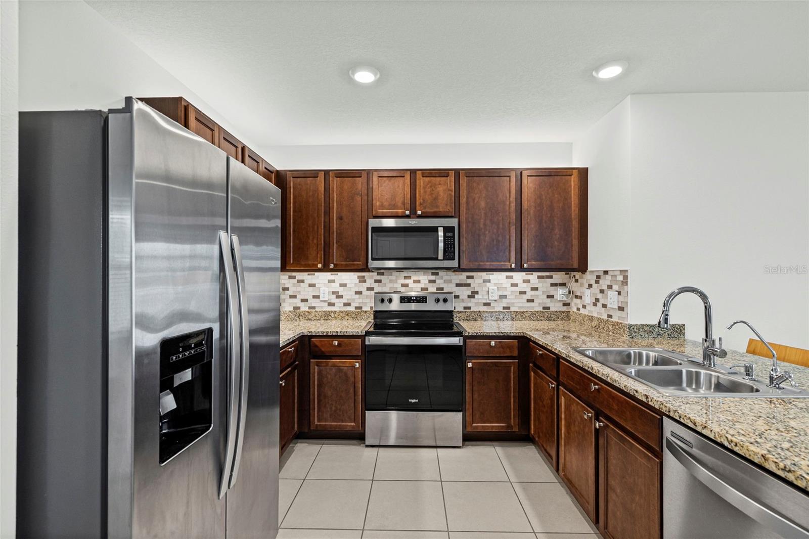 10914 PENNY GALE LOOP, SAN ANTONIO, FL — photo 2