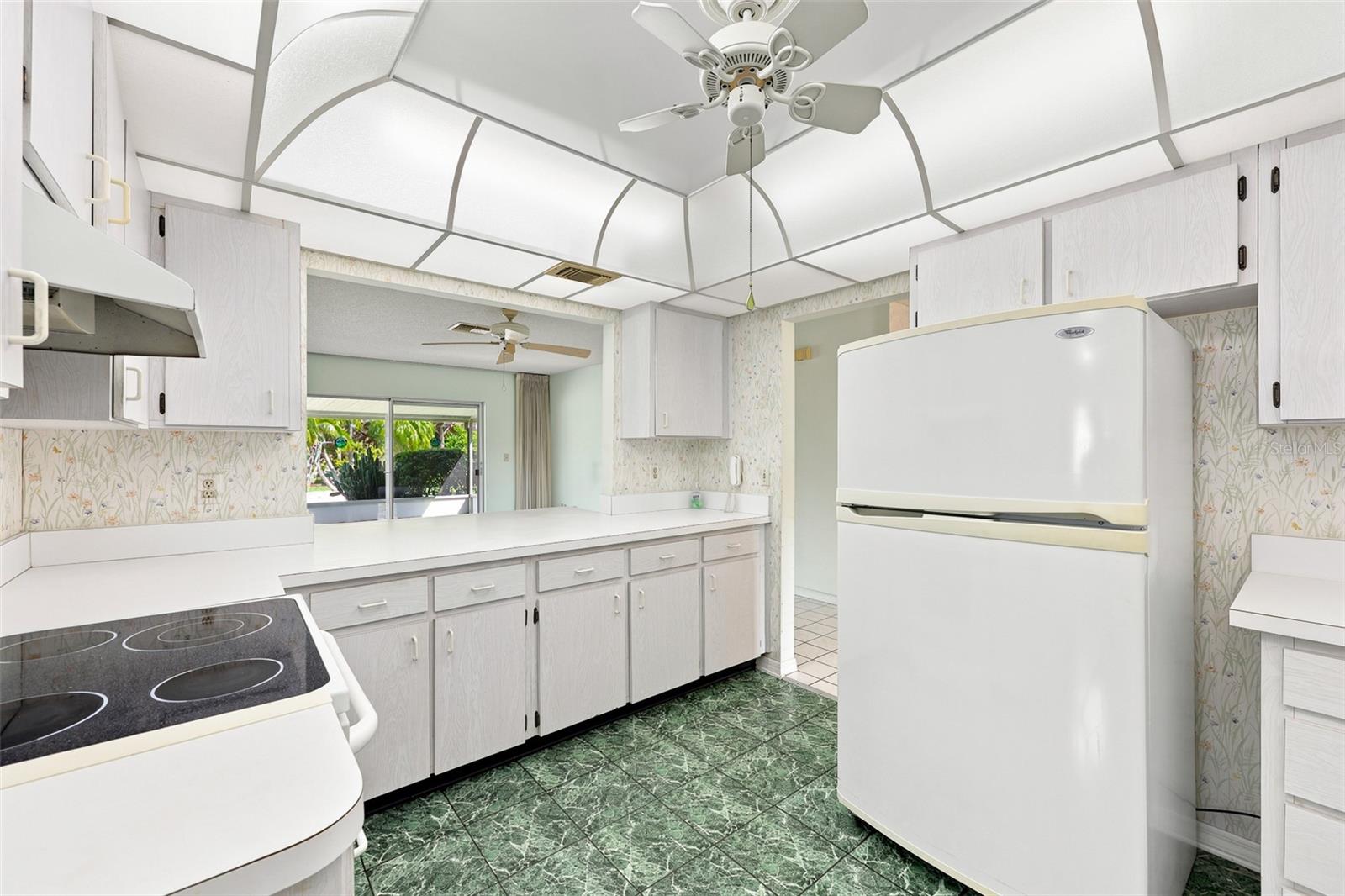 127 WINTERSONG LN, SUN CITY CENTER, FL — photo 11