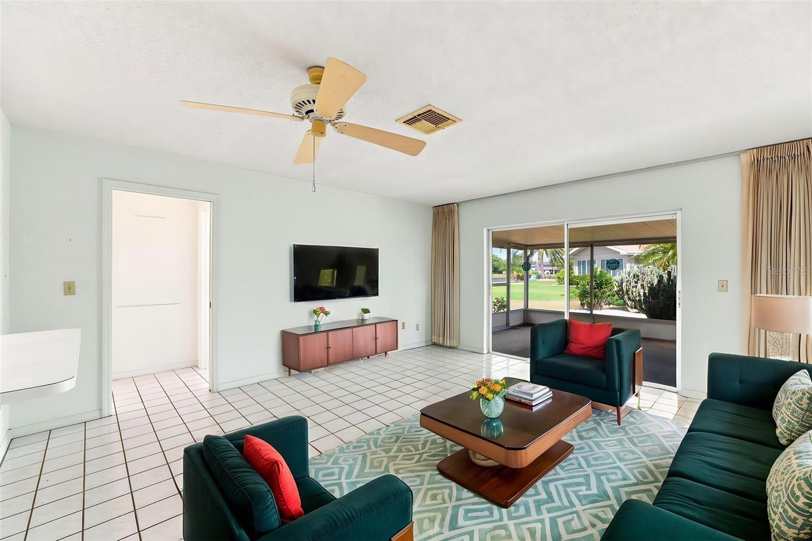 127 WINTERSONG LN, SUN CITY CENTER, FL — photo 23