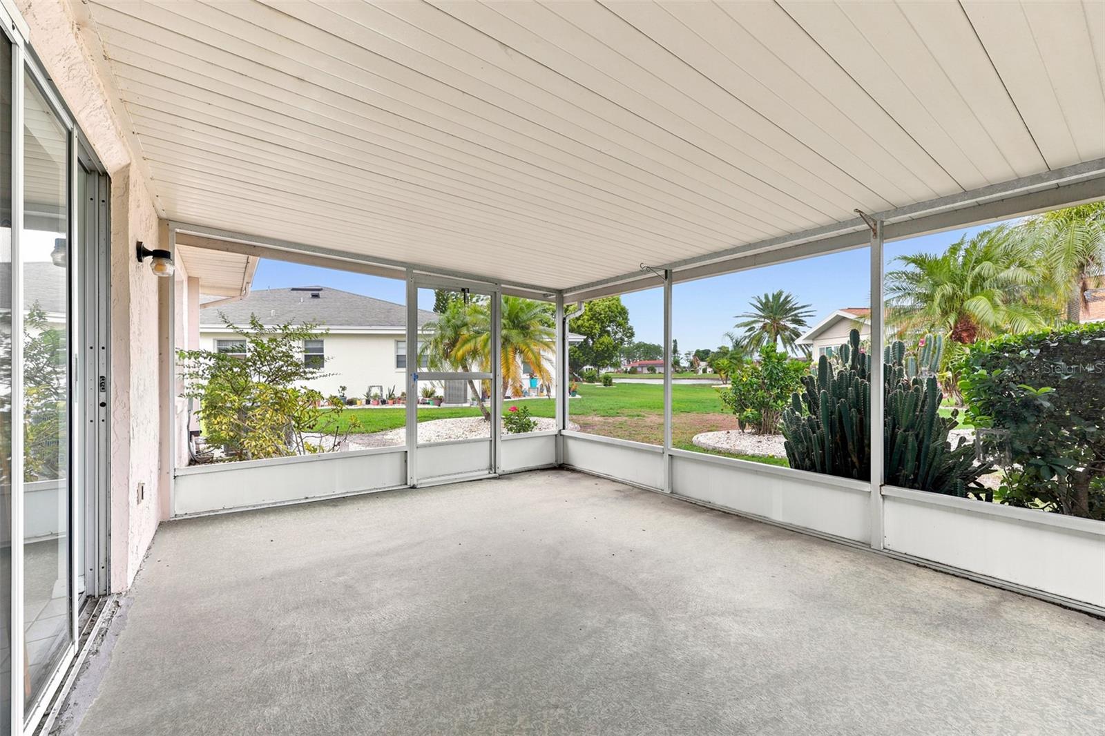 127 WINTERSONG LN, SUN CITY CENTER, FL — photo 27