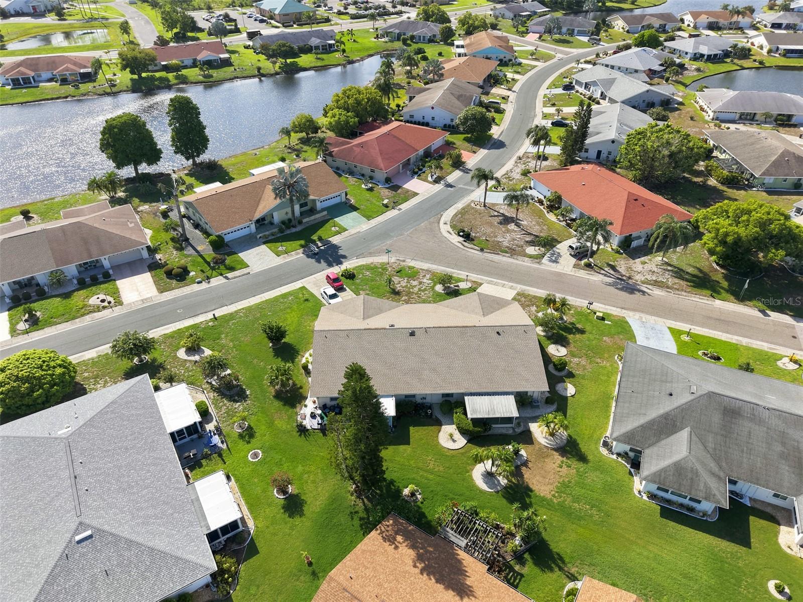 127 WINTERSONG LN, SUN CITY CENTER, FL — photo 31