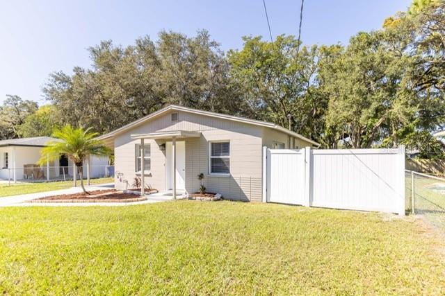 4318 BERKLEY DR, TAMPA, FL